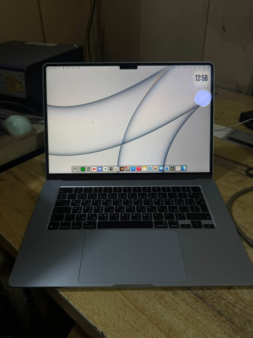 للبيع MacBook Air M4 15-inch
• المعالج: Apple M4
• الشاشة: 15 إنچ
• الرام: [16]
• التخزين: [256]
• اللون: [sky blue]
• عدد دورات الشحن: 16 دورة فقط 🔋
• الجهاز نظيف جداً وحالته ممتازة
• استخدام خفيف
• لا توجد مشاكل بالجهاز
• الجهاز أصلي وكلشي شغال بصورة طبيعية
• مناسب للدراسة، العمل، التصميم والمونتاج
•جهاز ضمان ماستر 
سبب البيع: [متعود على نضام الويندوز  ]
الرقم *********** افضل راسلني واتس اب 
السعر: [تعال خاص و تأمر ]
المكان: بغداد
