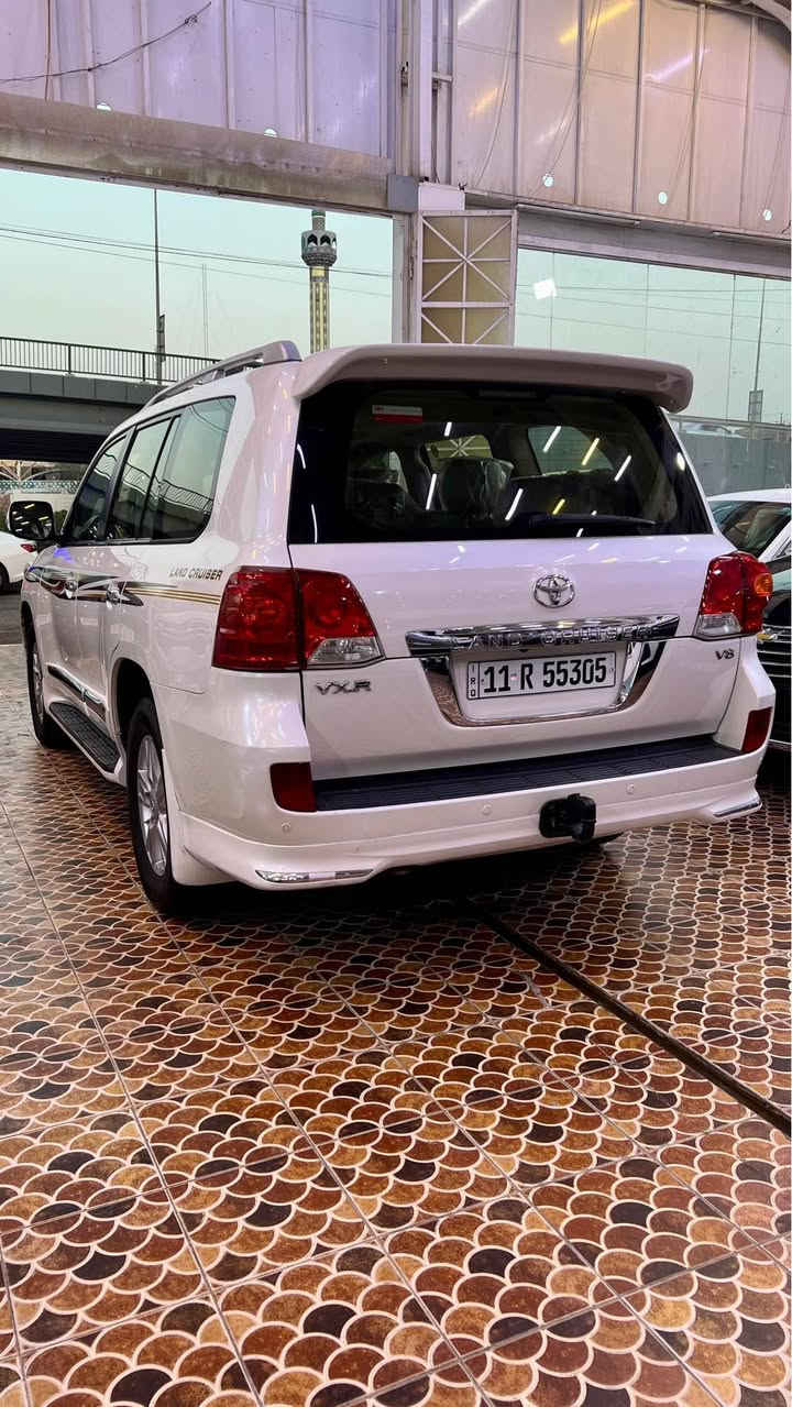 🔴 يتوفر لدى معرض و مزادات الرياض

- تويوتا لاندكروز , VXR

( Toyota Land Cruiser, VXR )

- موديل : 2013

مرقم بغداد ب أسمنا تحويل ثاني يوم 

اللون : أبيض

المشي : 225,000 كيلوا متر 

المواصفات : 

- 8 سلندر محرك 4600

- بصمة تشغيل 
- فتحة سقف   
- كشنات جلد لون ( بيجي ) 
-كراسي خزن ميموري 
- 3 قطع تبريد
- بصمه تشغيل عن بعد 
- سايد بريك ميكانيكي
- مانع انزلاق 
- سستم نظام تعليق   
- صندوق تبريد ( ثلاجة )
- شاشة كبيرة
- تحكمات ستيرن 
- مقاعد كهرباء
- سستم صوت  
- نظام ترحيب 
- دخول ذكي بصمة 

 

🛑الحادث : 

- كفالة عامة من الصبغ او الضرر 

العنوان : ميسان / العمارة 
الكفائات مقابل دائرة الوقف الشيعي 📍

للاستفسار : 

***********-
***********- عمارة, ميسان
