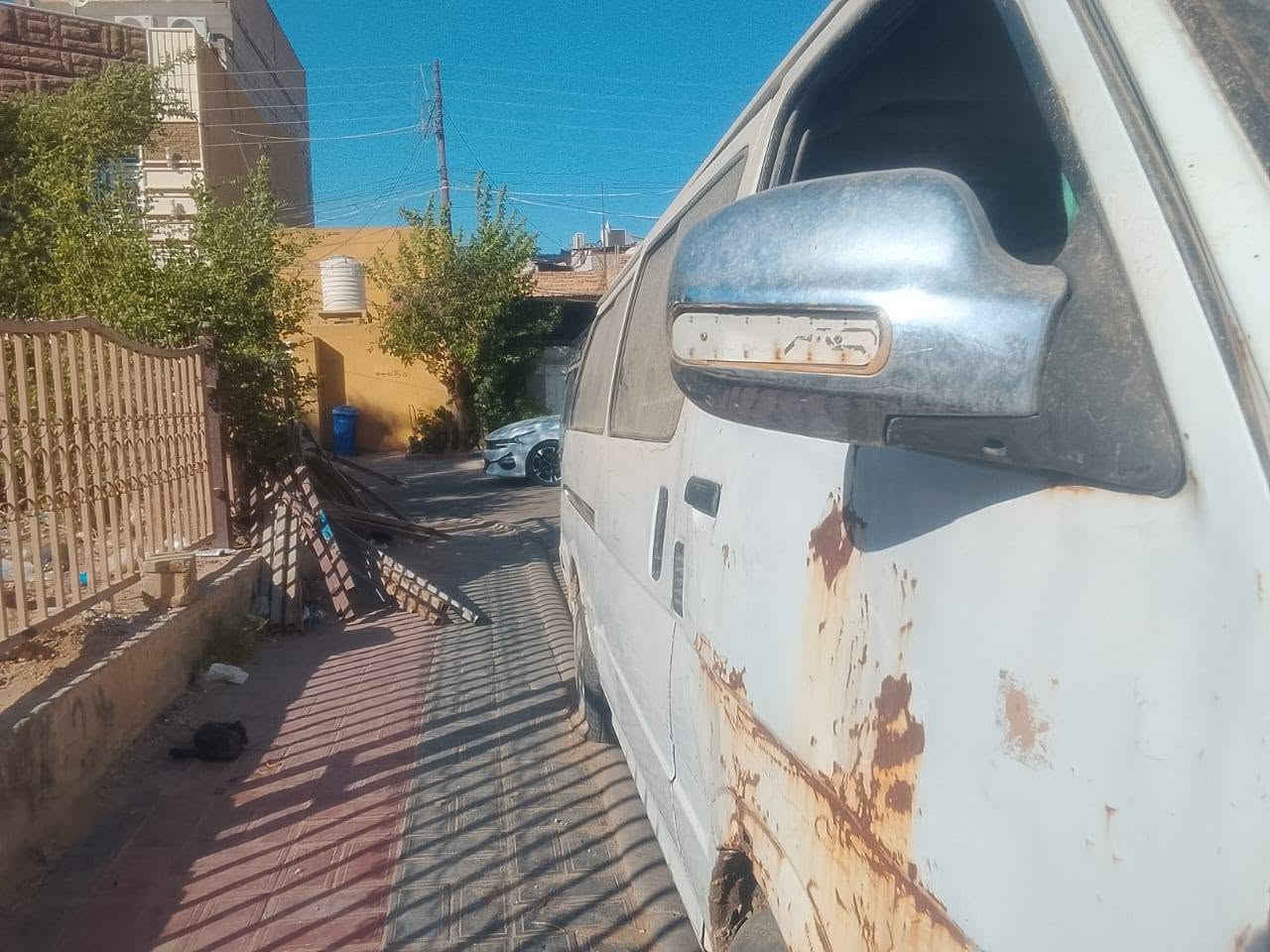 مديل ٢٠١٠ راعيه بغداد مستمسكات عندي مكينه ونجي ناعم مكاني كربلاء سعرها ١٥
***********
