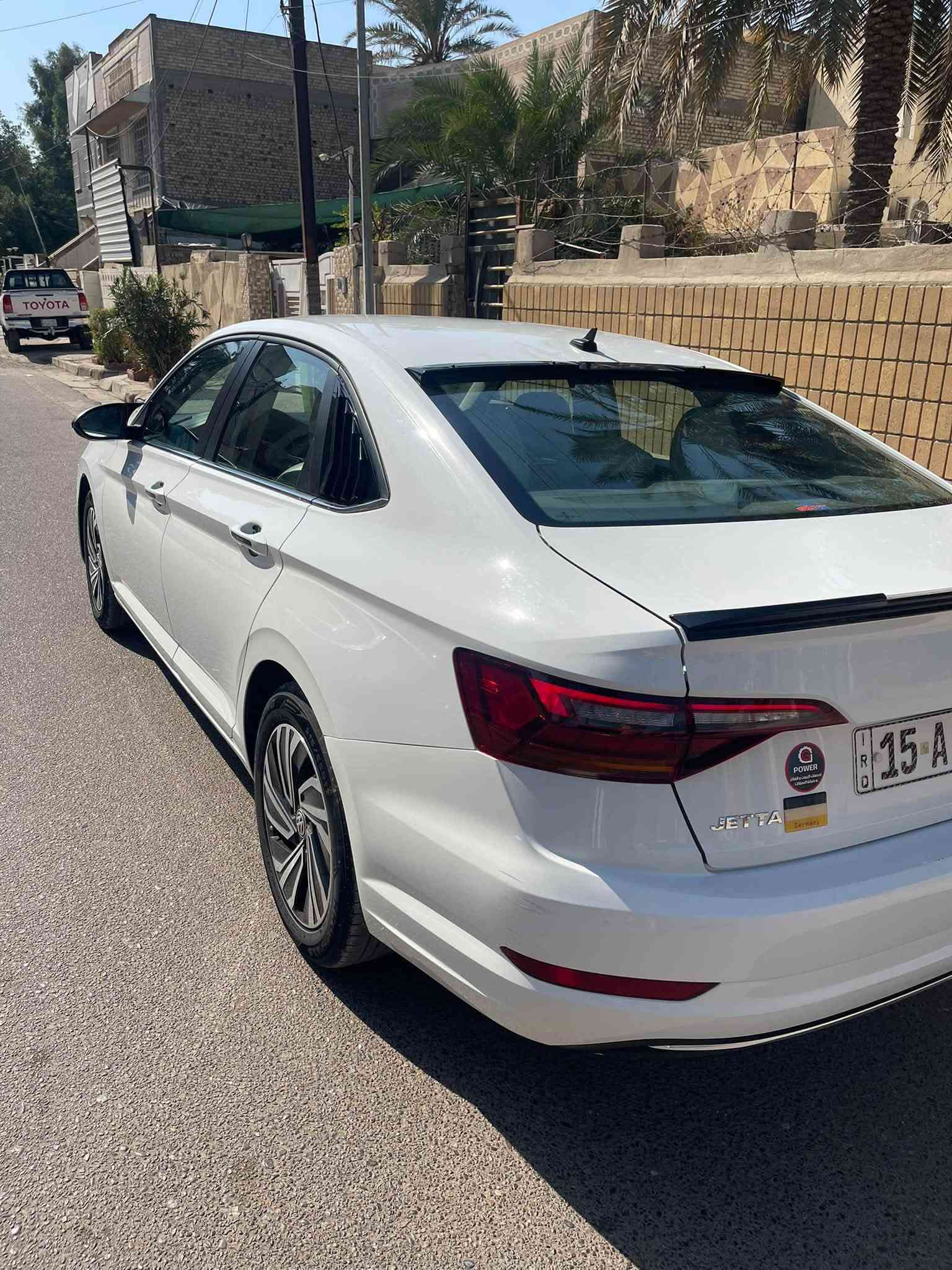 السلام عليكم
‏جيتا 2019 S 
‏لون أبيض محرك 1400 تيربو جديدة جدا مابيها أي نقص
 ‏ماشية- 108 
‏للمراوس بشي أحدث
كير محرك صدر تبريد كفالة
‏بدون أي داخل شواصي مكفولة 
‏الغًود مكفولة
‏ حادثها البنيد فقط و بيها توحيد لون خشوم جاملغات الأيمن والأيسر بدون أي ضرر فقط بخ
‏صور الحادث موجودة بالمنشور 

‏السعر- 132 بيها مجال بسيط

‏للاستفسار:- مكان السياره بغداد الصليخ ***********

نص مكتوب في الصور:
- BidFax.info