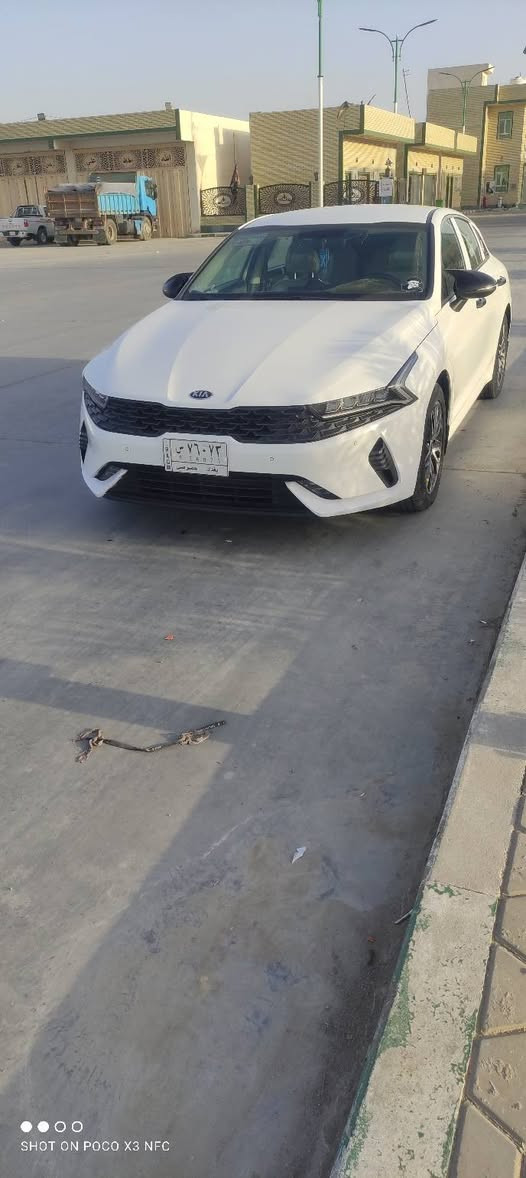 السلام عليكم كي فايف للبيع موديل 2021 خليجي سياره خير من الله تبريد حداديه مكينه وكير خير من الله انظمه قياده اربعه حساسات امامي وخلفي وكامره دواره 360درجه وسياره كفاله عامه وسياره احلئ من الصوره  سياره شركه استقطاع مباشر بعد 6اشهر وصير حره رقم بغداد السعر 175 بيه مجال العنوان الناصريه ***********

نص مكتوب في الصور:
- SHOT ON POCO X3 NFC