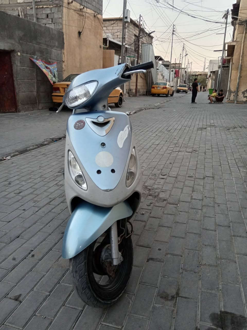 ماكس قجمه دراجه كلها علبلاد ماناقصها شي كلها شغاله مكينه بلاديه فول نعومه مشي وشلعه كفرات كله ختم واحد ويه المكينه السعر 700 عنواني بصره رقمي ***********
