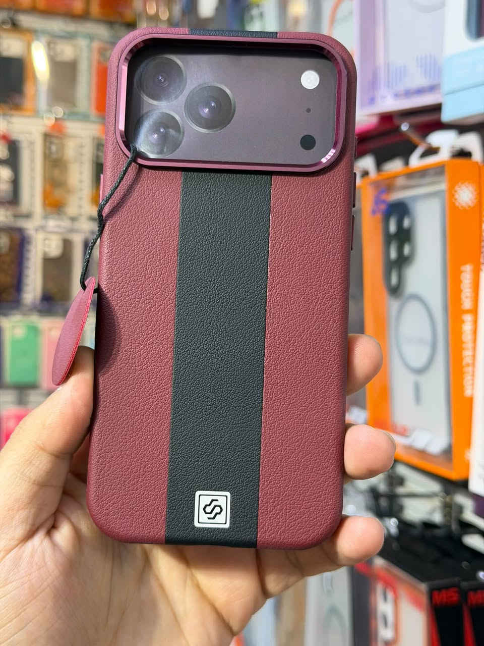 كفرات الاناقة والجمال 

iPhone 18 pro max 
iPhone 17 pro max 

فقط ماركات 

اسعار تنافـــــسية

يـــــوجد توصيل كافه المحافظات 🚗

العنـــــوان 

واسط - الكوت - المشروع- مقابل جامع الناصر
