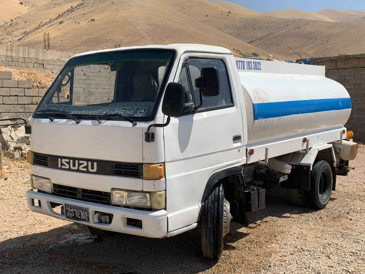 ئەسۆزۆی یابانی بۆ فرۆشتن  گێڕو مەکینەو ئەکسل بەشەرت ئاڕم پلاسیک سلێمانی تاقمێ تایەی لۆک لەژێرە مزەخەیەکی ٣ ئینج لەگەل تۆپێ سۆندە لەسەرە. .. شوێن سلێمانی هەواری شار مشتەریت تەلەفون بکە *********** وەتسەپ ڤایبەر لەسەرە… سعری ٧٠ گەڵاو مەعامەلەیەکی برایانە تکایه تکایه مه سج مه که به س جوابی تله فون شربازهير, السليمانية

نص مكتوب في الصور:
- ***********