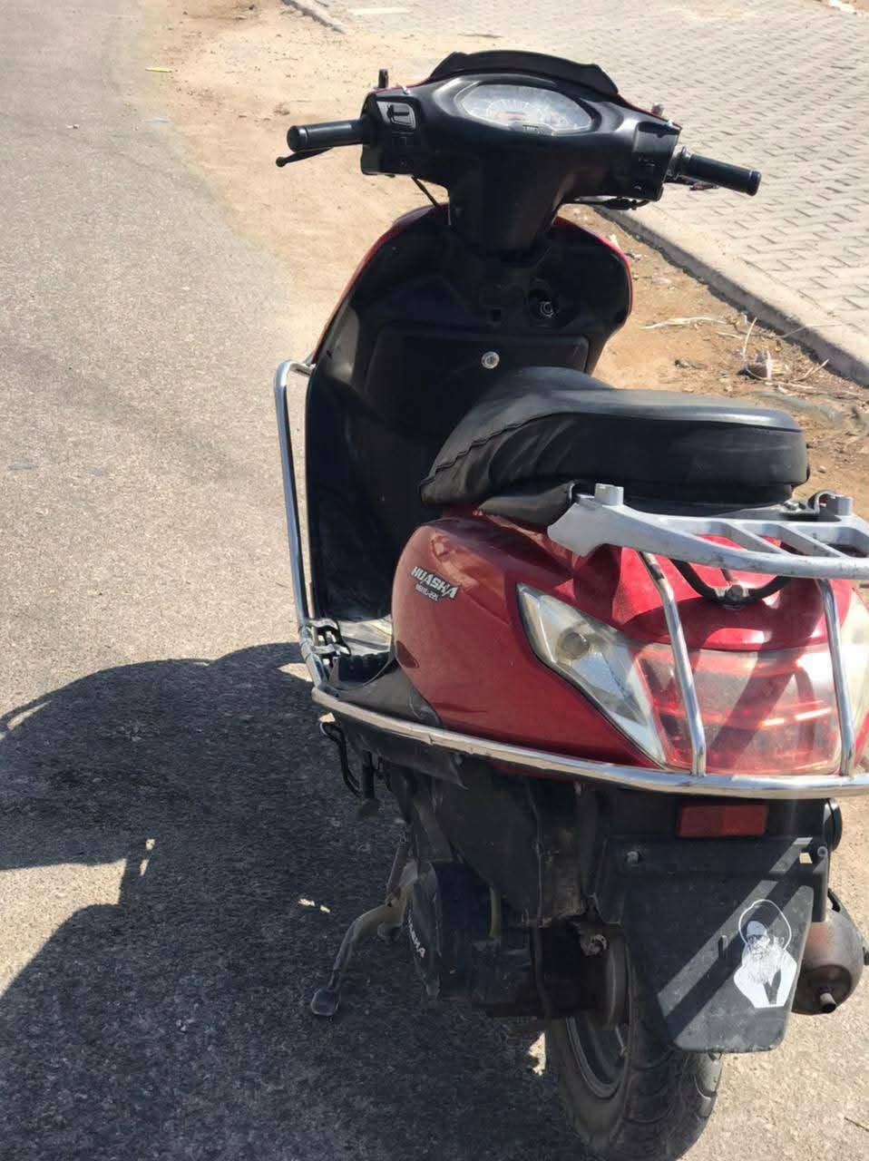 دراجه هوشا  F29 للبيع مكينه خير من الله نهضه ومعدل نكره سلف كهربائيات كله شغاله دراجه نضيفه وحلوه اليريده يعلق واني اراسله وهذه رقمي بي وتساب ***********
