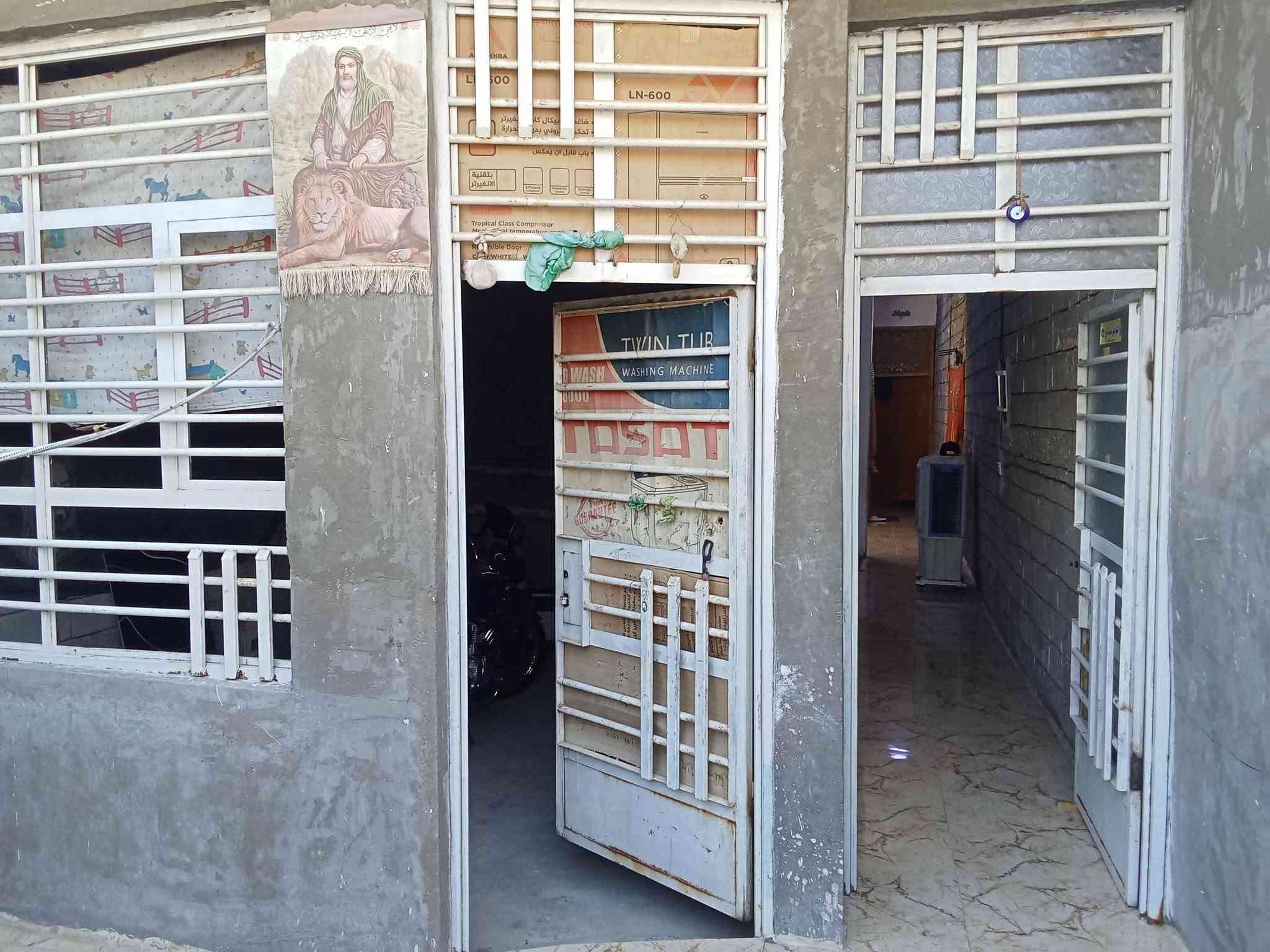 بيت للبيع منطقه سبع قصور المدخل مال سبع قصور على ايدك اليمنى رابع فرع بوساب وبخاص والتفاصيل بالفيديو ***********
