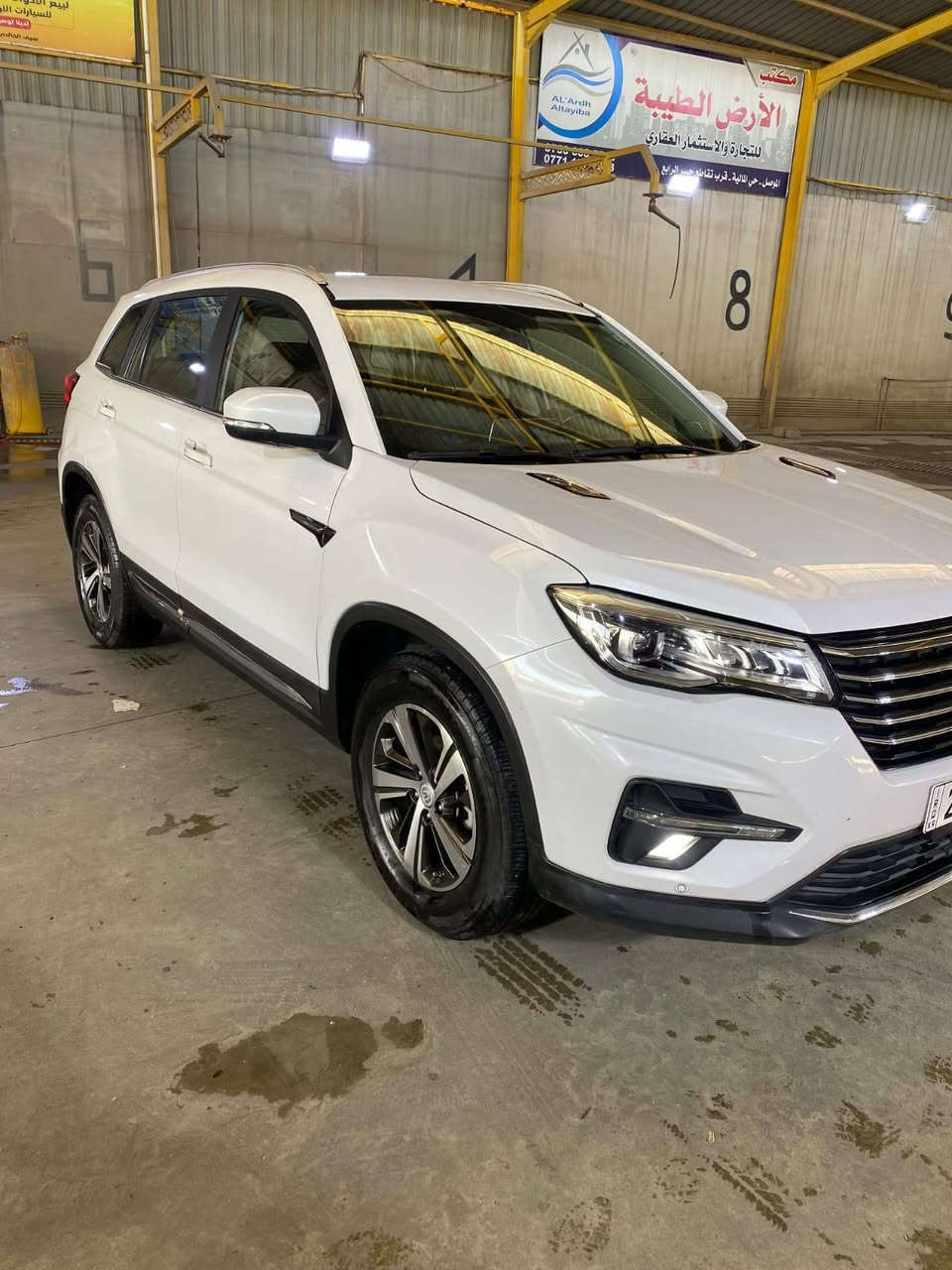 شانجان CS75 موديل 2019 . فئة بلاتينيوم 
فول مواصفات السعر بلاش البلاش.. بيها تقريباً ثلاث قطع هي اقل بس أنا اعطيك ثلاث قطع صبغ.بدون دواخل.. سيارة حلوة وجاهزة. للجناية محرك مفتوح.. معمر جديد.. كله أصلي.غراضة . رقم جديد هزة فحص براد جديد... شرط التحويل ماشيا 176 مكان السيارة الموصل 
*********** سميل, دهوك
