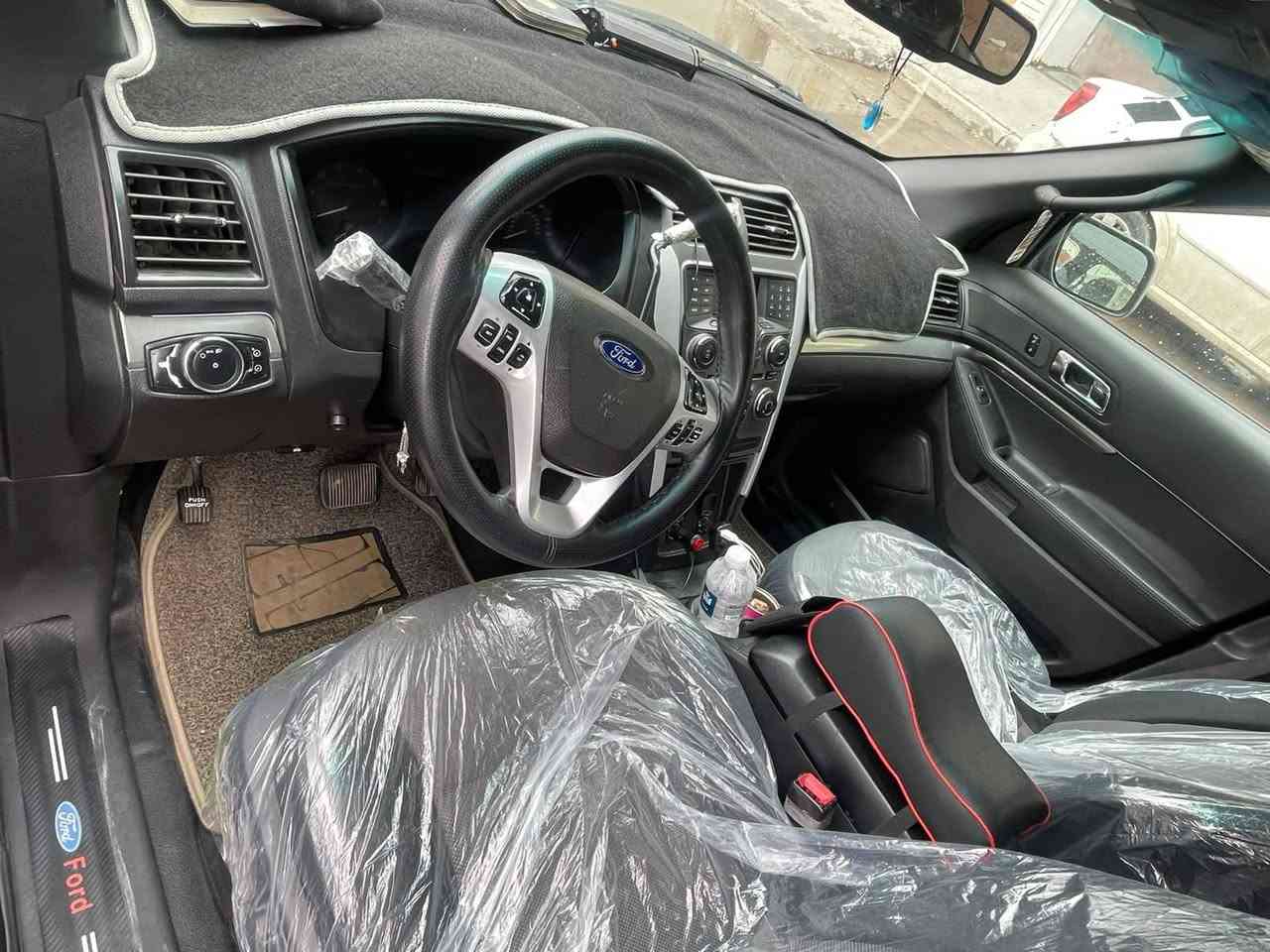السلام عليكم 
فورد اكسبلورر موديل ١٣بوليسي 90 وبيهه مال
كير ومكينه خير من الله
كهربائيات شغاله 
تبريد قطعه وتدفئة شغاله
اربع قطع صبغ توحيد لون 
رقم بغداد باسمي
مكينه٣٧٠٠

راسلني واتساب للاستفسار ***********

مكانها بغداد /الكرخ /الشرطه الرابعه
