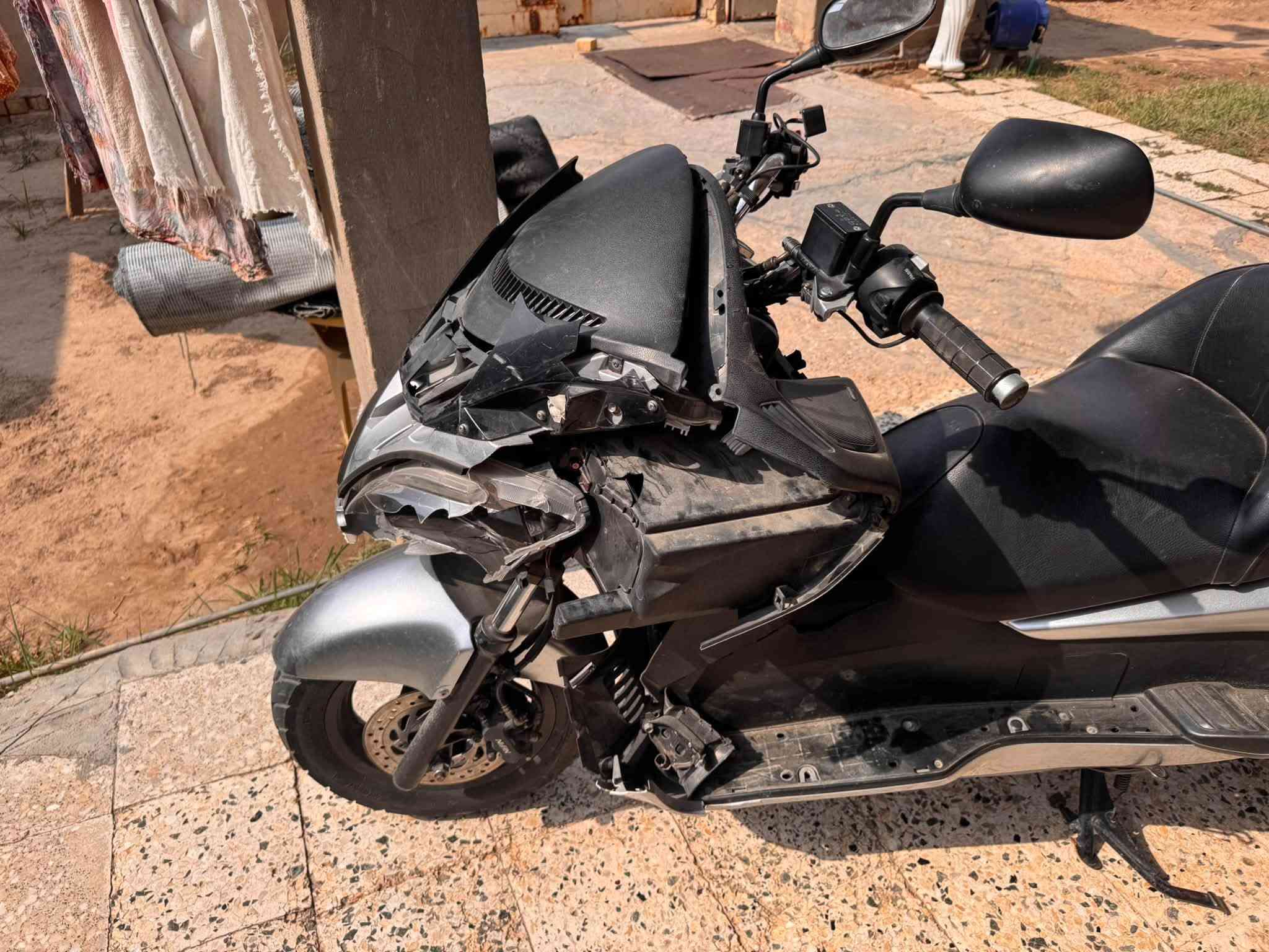 للبيع دراجه 0.9جديده بس سوت حادث بصيط كلش بس كفرات عوزه للستفسار ***********
