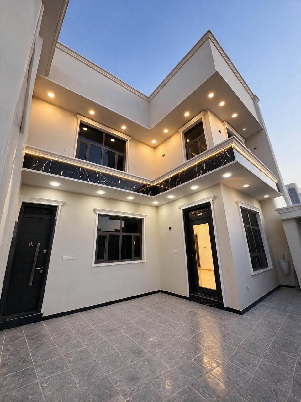 طابو زراعي صرف سند 25 ✅
مساحه 180 متر ♻️

وجه 10 / نزال 18

يحتوي على:

4 غرف نوم كبار🪬

2 صاله وحده جوه وحده فوك🪬

استقبال واسع 🪬

صحيات غربي عدد 2 تعليك + شرقي خارجي

البيت بناء حديث صارله 20 يوم من كمل زيرو  مجهز بأفخم واحدث المواد  1 علـه 1

موقعه / دور الزراعه الثالثه 🚸

شامل جميع الخدمات (ماء كهرباء تبليط)🛠️

سعره 💵 راح يكون علخاص  💸

للأسـتفسار ***********
