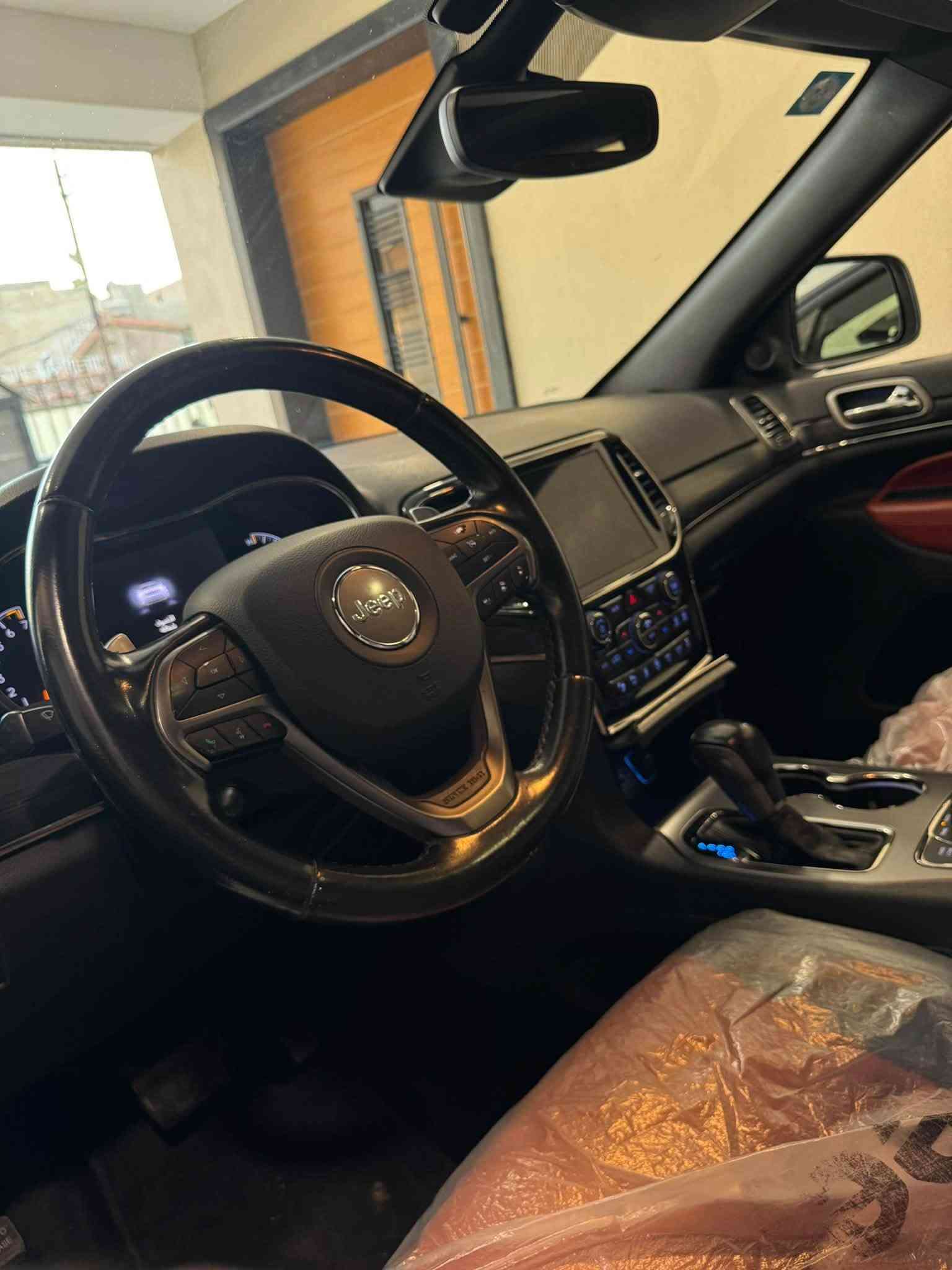 جيب  S2020 خليجي وكالة هارلم
فول مواصفات 1/1 رادار الامامي
ماشية  82 الف مايل
رقم بغداد الجديد 
الهاتف: ***********
العنوان : بغداد - حي الجامعة
بيها صبغ دعاميه اماميه ونص باب السايق فقط
بدون فتح ومعجون 
نظيفة جداً وبدون اي نقص
