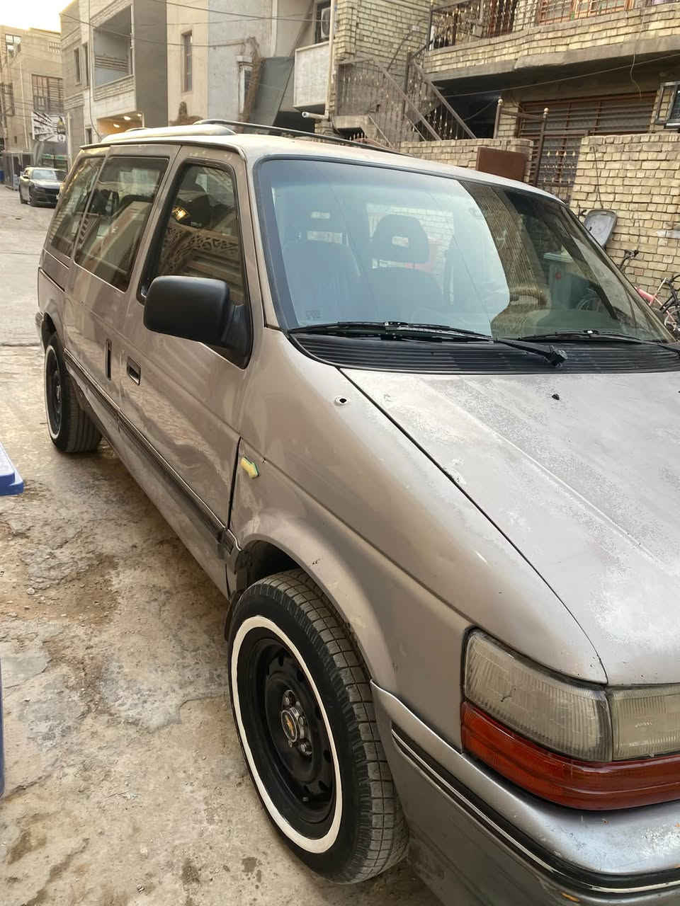 سلام عليكم
كلايسر فوجير موديل 1994 مكينة 6 سلندر 3300 
كير تعليك جاهزة من كلشي لون وصاصي بدون صبغ بدون حادث  7 راكب تبريد نقص كمبريسر فقط رقم سليمانية سيارة باسمي تحويل ثاني يوم السعر 50$ وبيها مجال 
بغداد الدورة ***********
