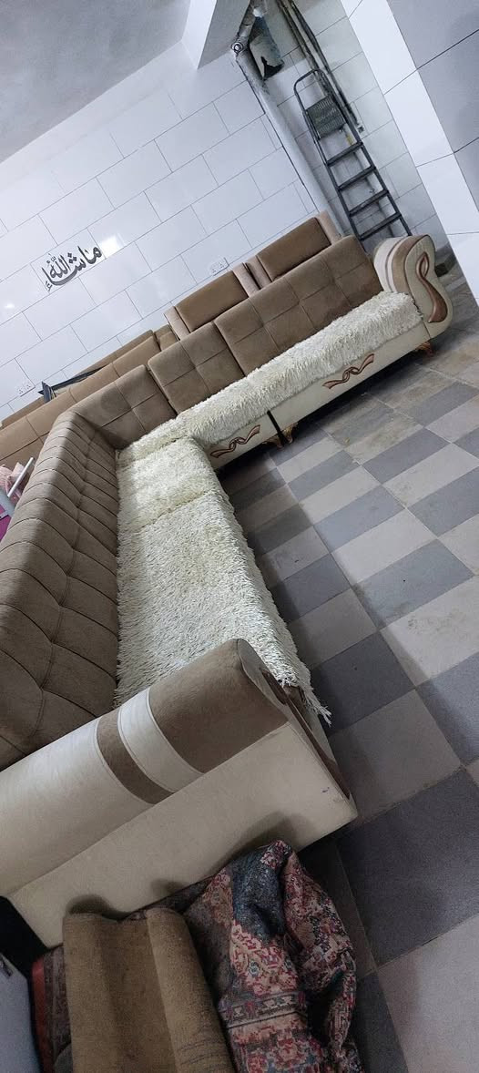 ديوان ١٠ نفرات حطاطه مو سوكي كلش نضيف للبيع الاستفسار الاتصال ع*********** شارع سالم خلف شركه كورك قرب دائره الكهرباء
