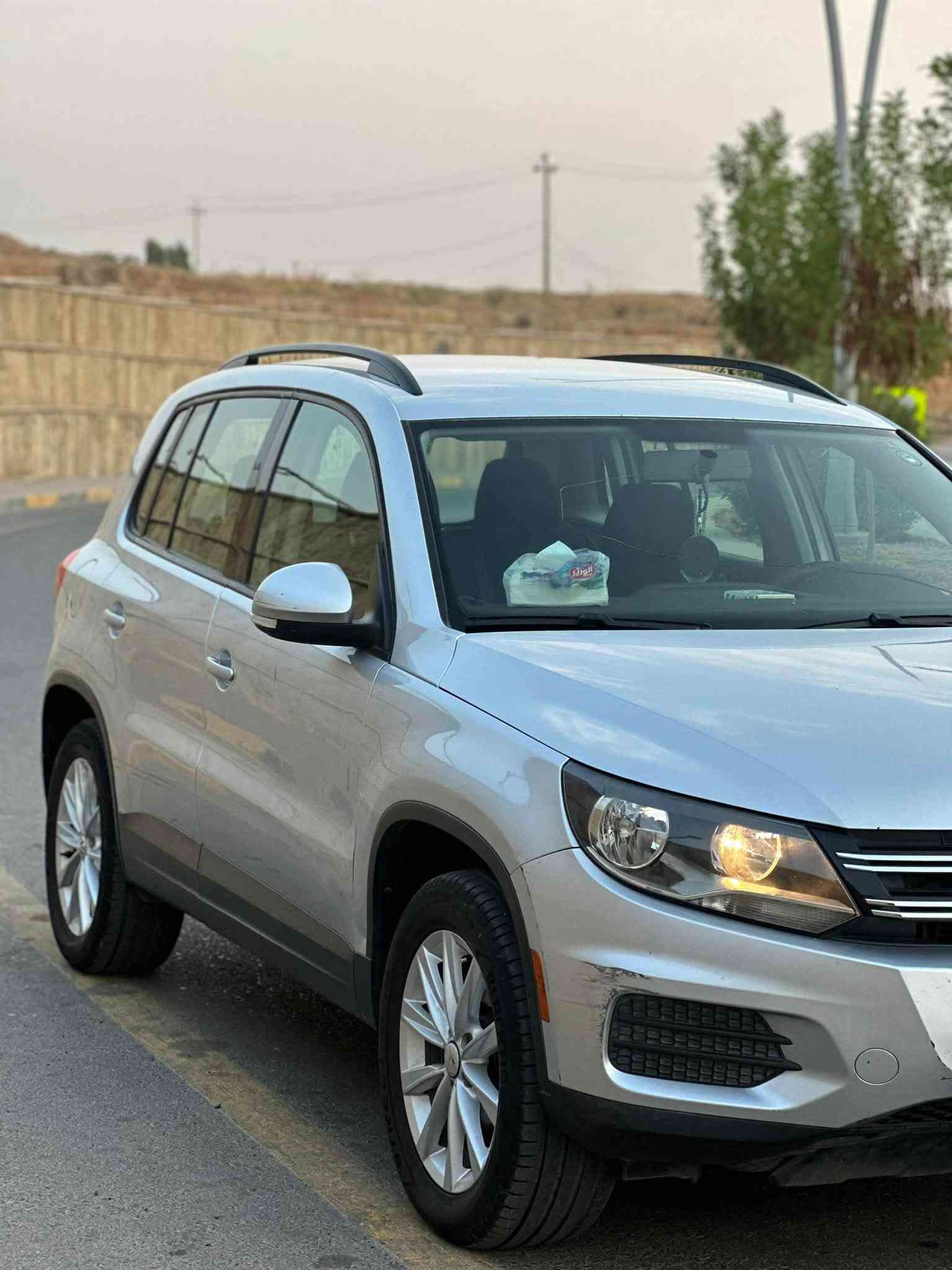 السلام عليكم
كلين لمتد !!! وسعرها بلااش 🤩🤩

Volkswagen Tiguan 2017 كلين تايتل

فلوكس واكن تيكوان
حجم المحرك:2000 توربو Tsi
ماشيه:  125 الف
رقم اربيل الجديد
المواصفات :- 
بصمةابواب
دخول ذكي 
هاند بريك كهرباء
تحكم ستيرن كامل
شاشه 
اوتو هولد 
كاميرا خلفيه دواره 
هيترات بلمري
ثلاجه بلجكمجه 
حساس مطر
جام يصعد و ينزل بالسويج
تبريد قطعتين
8 ايرباك
مثبت سرعه 

الضرر :- 
السياره نظيفه جدا بمعنى الكلمه وبلاديه بلكامل على وضع الشركه ما بيها اي نقص بيها شوية بارد باب النفر 

مكان السياره موصل
لمعرفه السعر الاتصال على الرقم 
***********
