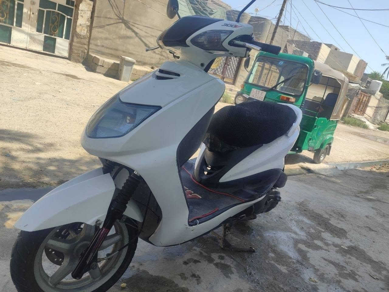 سلام عليكم اخوان دراجه سكنز نثيه للبيع دراجه نضيفه عنوان ديالئ بعقوبه ***********
