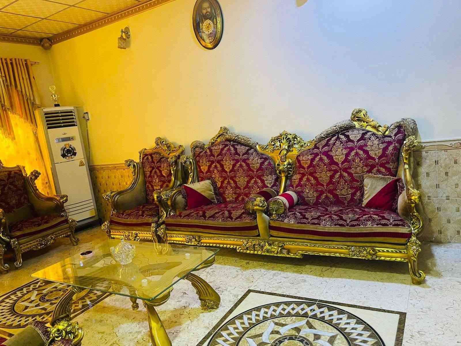 تخم مصري زان ورق الذهب 12 مقعد مع الطبلات ومع ميز طبله مشترينه ب3 ملاين الاستفسار *********** عمارة, ميسان
