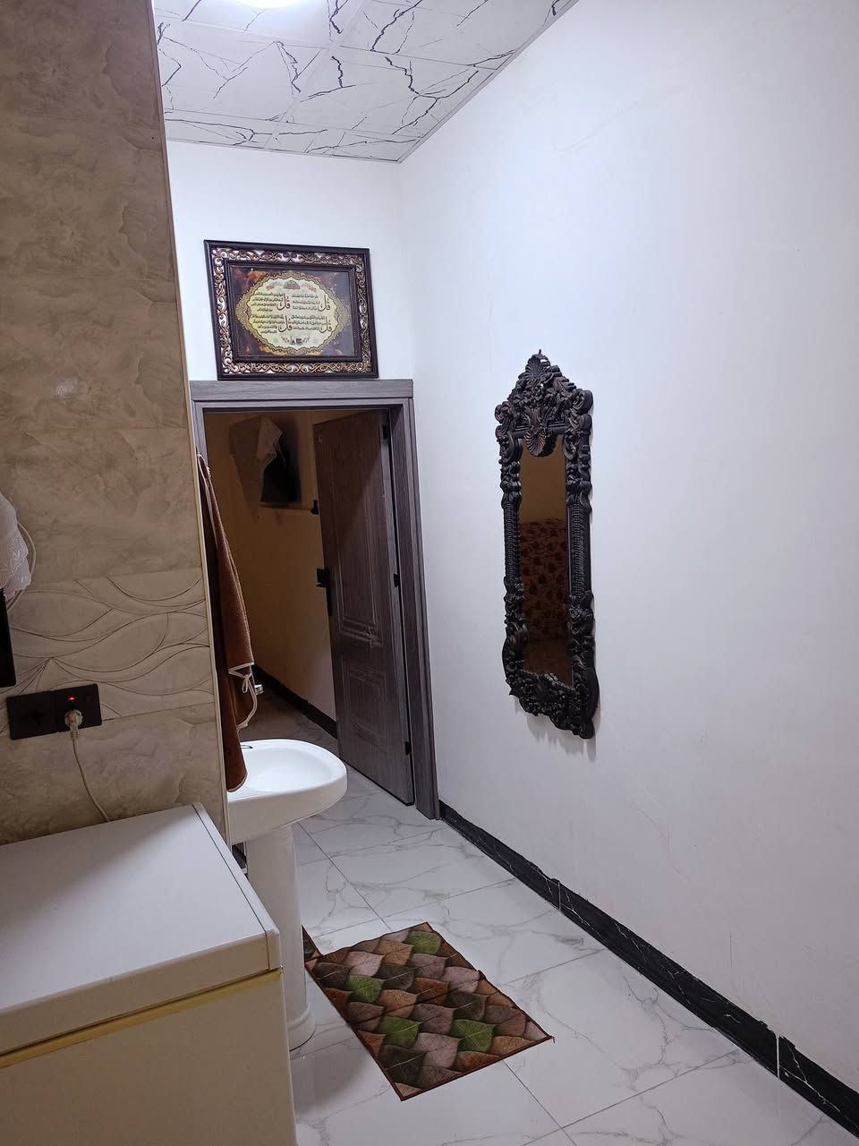 السلام عليكم بيت البيع كركوك حي العسكري 14 تموز زراعي 100 متر واجه خمسه نزال 20 البيت ف سيراميك 45 بمجال الاتصال *********** بمخزن فوك
