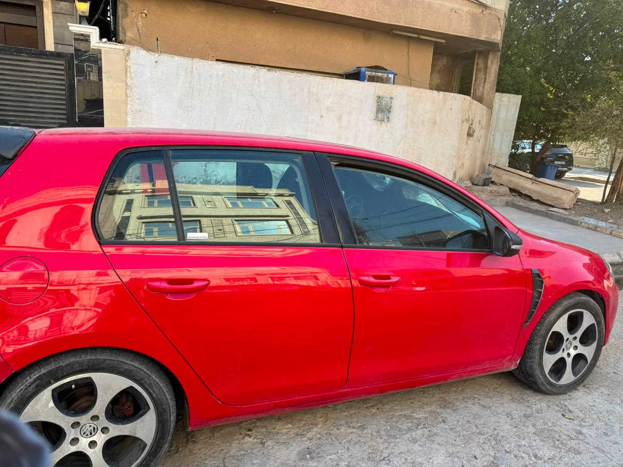 كولف محرك 1600 تنفس طبيعي
كير 7 نمر
تبريد قطعتين 
فتحة سلايد
موديل 2011خليجي
الدعامية محدثة 2015 GTI
السعر ٧٠ وبيه مجال قليل
العنوان بغداد الغزاليه ***********
‏الداخل دوشمة جلد جديدة 
داش كام
