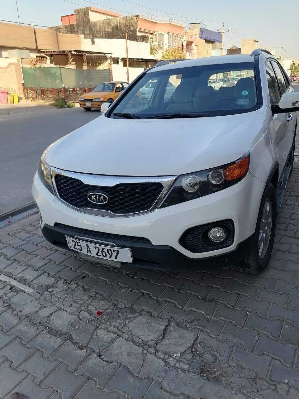 كيا سورنتو 2013محرك 2400مكفولة كفالة عامة من الصبغ والبارد والتبديل حتى الدعاميات مكفولة سيارة رقم كركوك  باسمي سنوية وارقام وهزة وژينكه كلها جديدة السيارة ماشية فقط 160 السيارة مواصفات بردة ويل 19 يدات نيكل ليد امامي وخلفي حساسات امامي وخلفي الكير والحرك بشرط مامفتوح السيارة بدون اي نفص كوبون بنزين موجود مكان السيارة كركوك حي عسكري  
للاسفسار *********** واتس اب متوفر السعر 145 كركوك, العراق
