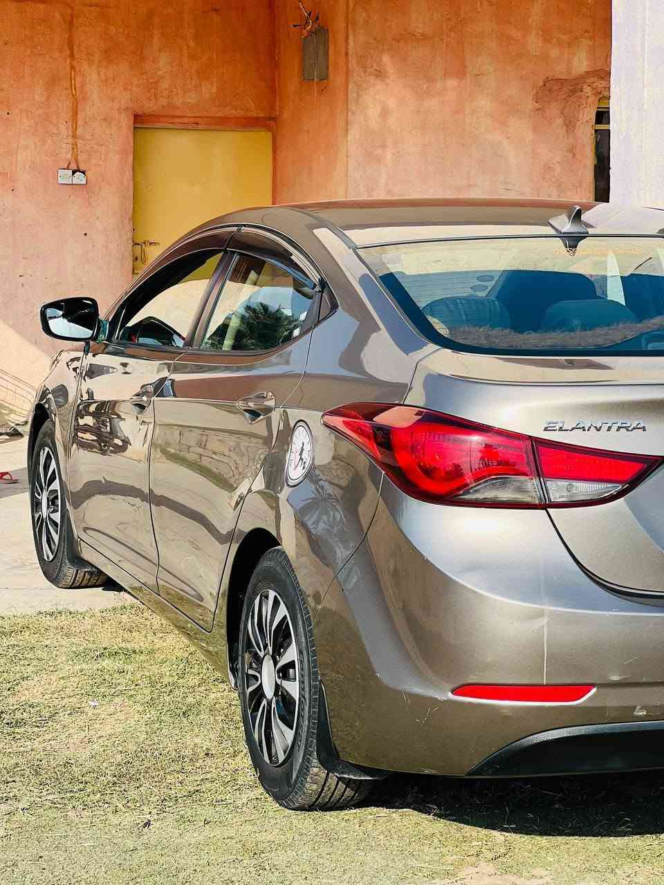 النترا.  2015 سياره حلوه ومرتبها لونه حلو بيها  قطعتين سياره مكان بابل بسمي محرك 1800دوش تبريد تايرت جديده مكفوله من تبخير محرك كير فول مواصفات حلوه 115وبيها مجال رقمي ***********سياره رقم بابل بسمي
