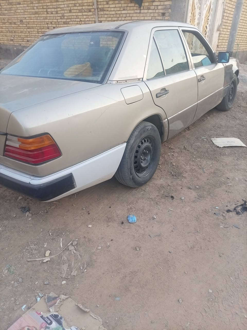 سلام عليكم 
من رخصت مدير الكروب المحترم
دب موديل 1990 بغداد سنويه مامنتهيه
 مشروع وطني
السياره مكينه كير حداده كهربائيات كله شغاله
قواعد دبل مصلحه
بيع او مرواس ابجلي موبل
 السعر 28 اوبيه مجال
***********  ابو رضا بيه واساب
