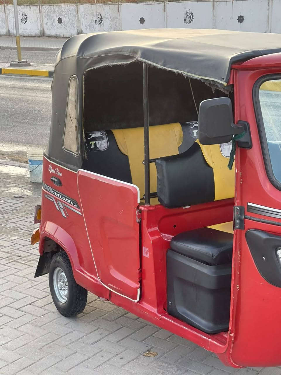 السلام عليكم تكتك  موديل 22كفاله  محرك وبدي.  السعر 8500 وبيها مجال. *********** واتساب. شريحه
