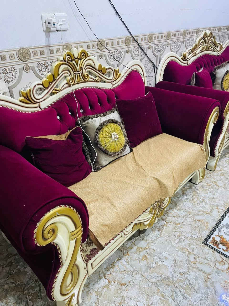 تخم + طبلات + كوشات للبيع السعر ٤٠٠ وبي مجال ***********
