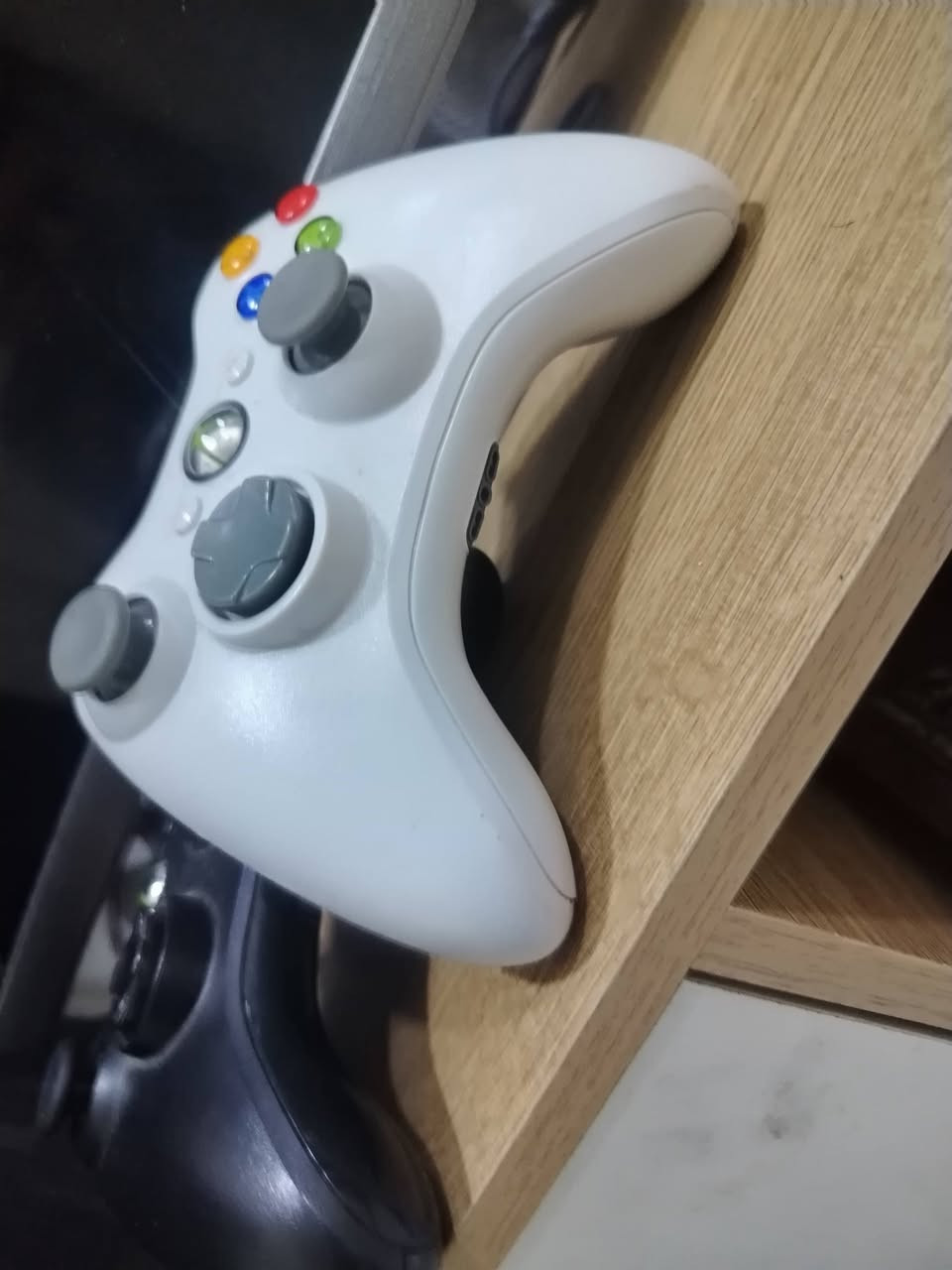 السلام عليكم من رخصة الادمن🔴جهاز XBOX 360 اكس بوكس اخو الجديد بكارتونته مصارلي شهر من ماخذه كامل مع جميع ملحقاته السعر 150 بيه مجال بسيط 🛑جماعت ال 100 لاتدخل + يو بي اس UBS سعره 45 بي مجال📍العنوان  بغداد زعفرانية الاربع شوارع للأسفسار *********** بي واتساب تحياتي للجميع
