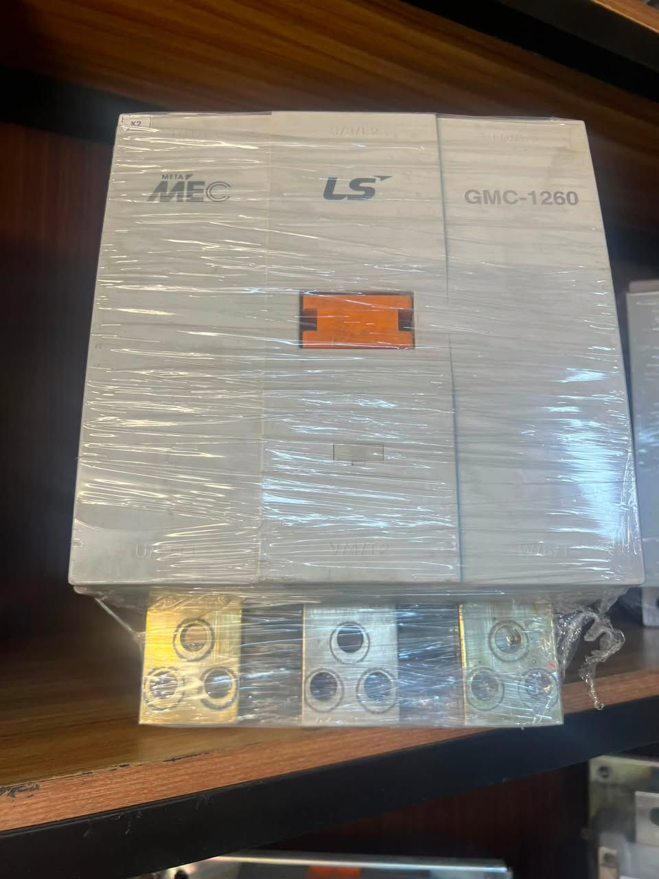 بسم الله الرحمن الرحيم 
يتوفر 
كوندكترات LS GMC_MC 500-600-800 

ثلاثه خطوط 
اصلي صنع في كوريا  
كويل 220V 

كميه محدوده 
للاستفسار المراسله  او الاتصال والمراسله على الرقم 
***********
