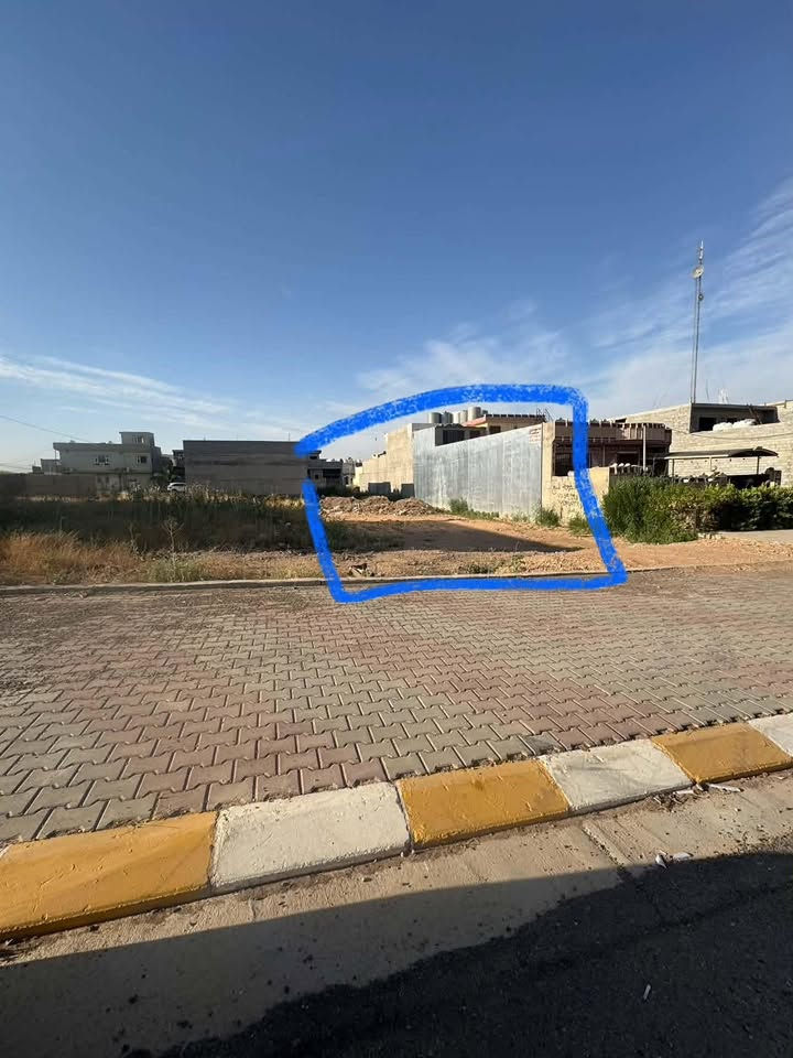 قطعة ارض للبيع
العنوان خانقين حي شرطة نهاية حي رمضان 

المساحة ٢٥٠ متر 

الواجهة ١٠ متر النزال ٢٥

جنس العقار : طابو صرف

المنطقة مخدومة بالكامل الشارع ٢٠ متر تبليط ،الشارع المؤدي الى اورانوس

مع وجود فضلة امام القطعة بحدود ٥٠ متر

للاستفسار الاتصال او ارسال رسالة على الرقم ***********
