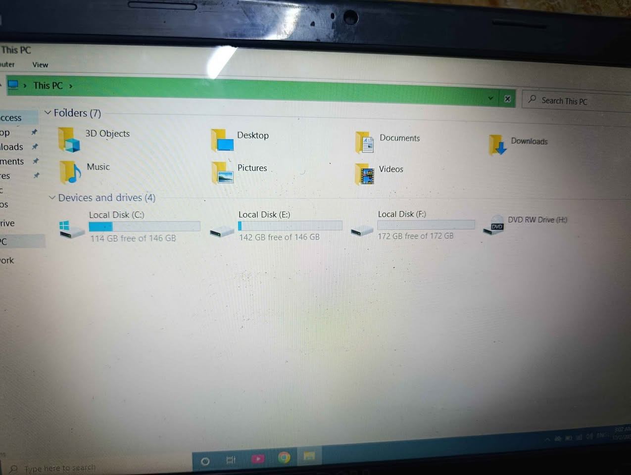 السلام عليكم ورحمه الله وبركاته 
للبيع لابتوب نوع DELL
وندوز 10
موضح كبالكم المعلومات كامله مالته
مبدل بطارية جديده وفرمته جديد 
مكاني بغداد حي الجهاد 
سعره 125وبيها مجال 
*********** بغداد, العراق

نص مكتوب في الصور:
- This PC > Folders (7) 3D Objects Desktop Documents Downloads Music Pictures Videos Devices and drives (4) Local Disk (C:) 114 GB free of 146 GB Local Disk (E:) 142 GB free of 146 GB Local Disk (F:) 172 GB free of 172 GB DVD RW Drive (H:)
- Control Panel > System and Security > System
- Control Panel Home
- Device Manager
- Remote settings
- System protection
- Advanced system settings
- View basic information about your computer
- Windows edition
- Windows 10 Pro
- 2020 Microsoft Corporation. All rights reserved.
- System
- Processor: Pentium(R) Dual-Core CPU T4500 @ 2.30GHz 2.30 GHz
- Installed memory (RAM): 4.00 GB
- System type: 64-bit Operating System, x64-based processor
- Pen and Touch: No Pen or Touch Input is available for this Display
- Computer name, domain, and workgroup settings
- Computer name: DESKTOP-E7FB55A
- Full computer name: DESKTOP-E7FB55A
- Computer description:
- Workgroup: WORKGROUP
- Windows activation
- Product ID: Not Available
- See also
- Security and Maintenance