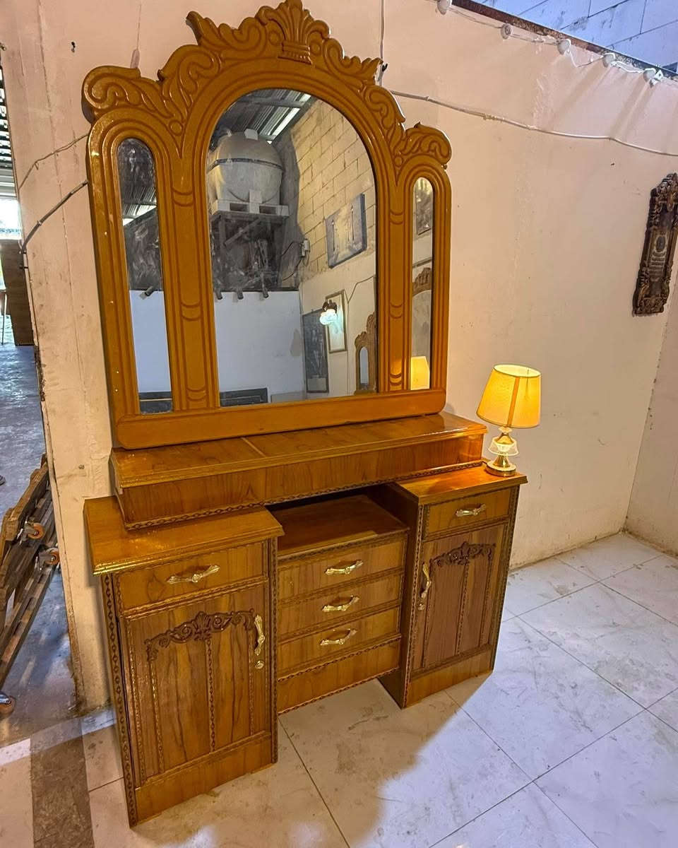 غرفه عراقي شغل وصط 
السعر ٨٥٠ ٨٠٠ قفل 
شد نقل داخل بغداد مجاني 
نضافه ٩٠ 
غرفه موديل حديث
للحجز واتساب
***********

