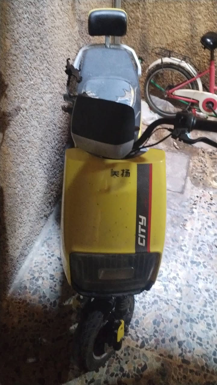 للبيع يحتاجله بطاريات العنوان بغداد الجديدة معهد الادريسي ***********
