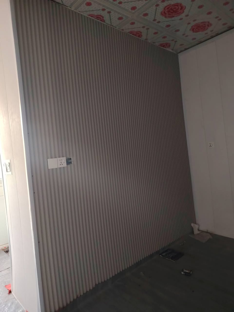 يوجد بيت للإيجار 🏠🏠
في حي الرحمه وبالتحديد بالشارع الفاصل بين أبو طالب والرحمة الشارع الجديد 100 متر (عبارة عن غرفة -صالة-مطبخ-حمامات-طرمه-) ونظيف وجاهز للسكن ع الشارع مباشرة ...للتفاصيل اكثر الاتصال ع الرقم
(واتس اب+ اتصال ***********)-*********** 

ملاحظة: البيت نظيف جدا وجاهز للسكن مال عائله صغييره 

#الايجار_200 ألف فقط
