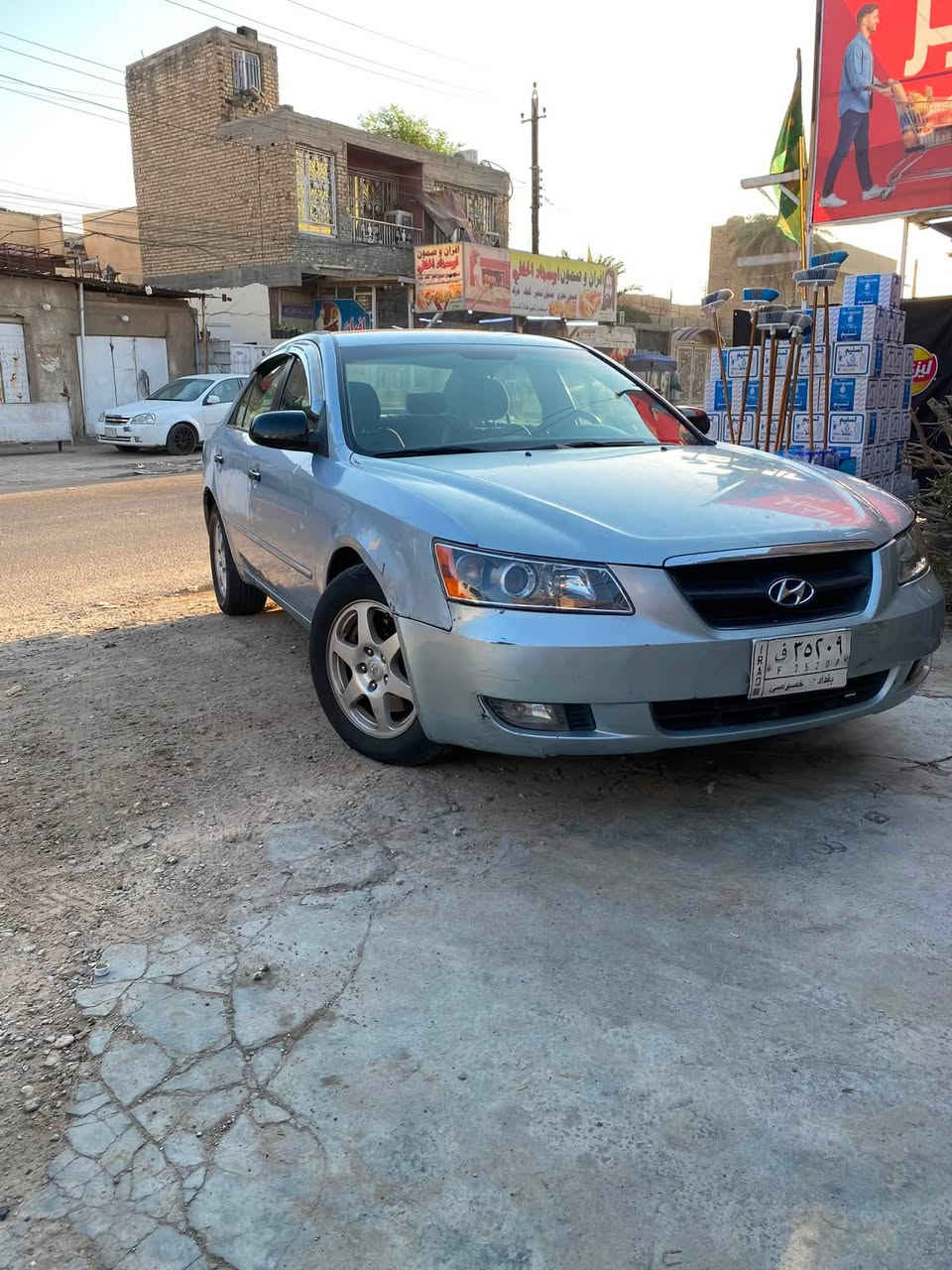 السلام عليكم 
سوناتا 2007 للبيع رقم بغداد مشروع وطني 
محرك V6 3300 
وارد كندي بس البنيد مصبوغ لا دواخل ولا لغود مكفولة
السعر 90 وبيها مجال 
مكاني بغداد الشعب 
للاستفسار ***********
