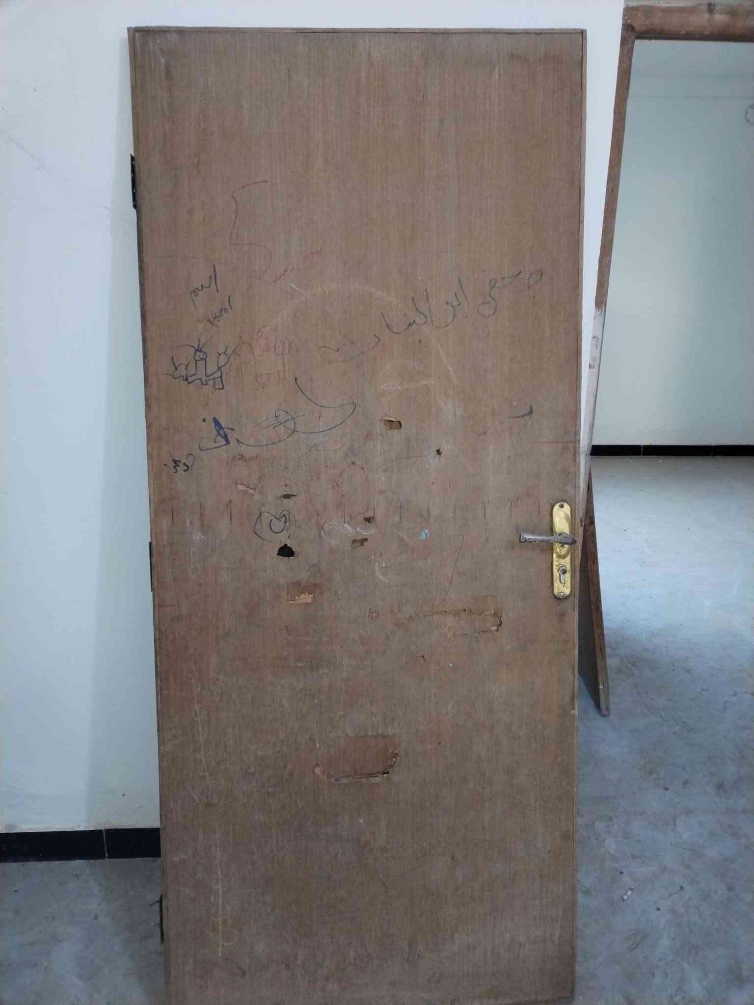 صباغ أخشاب • دهانات داخلية • أسعار مناسبة
