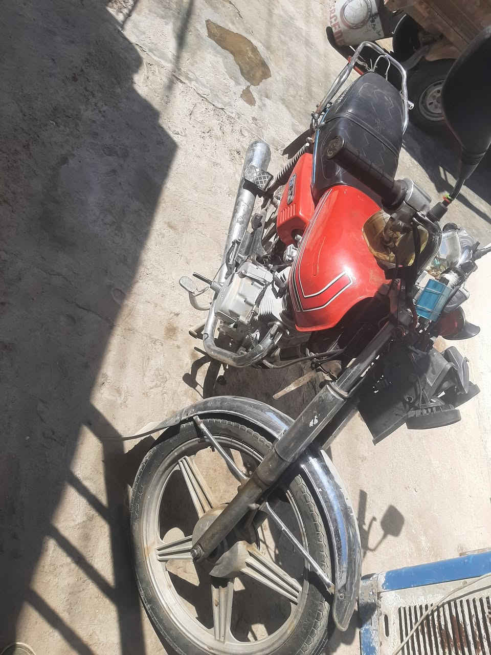 نامي برو موديل 16 محرك بلادي جانت محجوزه قطرت صوت مابيها عبالك محرك 25 كهربايات شغاله بدون ان بي ثري ابيعها السعر 350  و بيها مجال رقمي ***********
