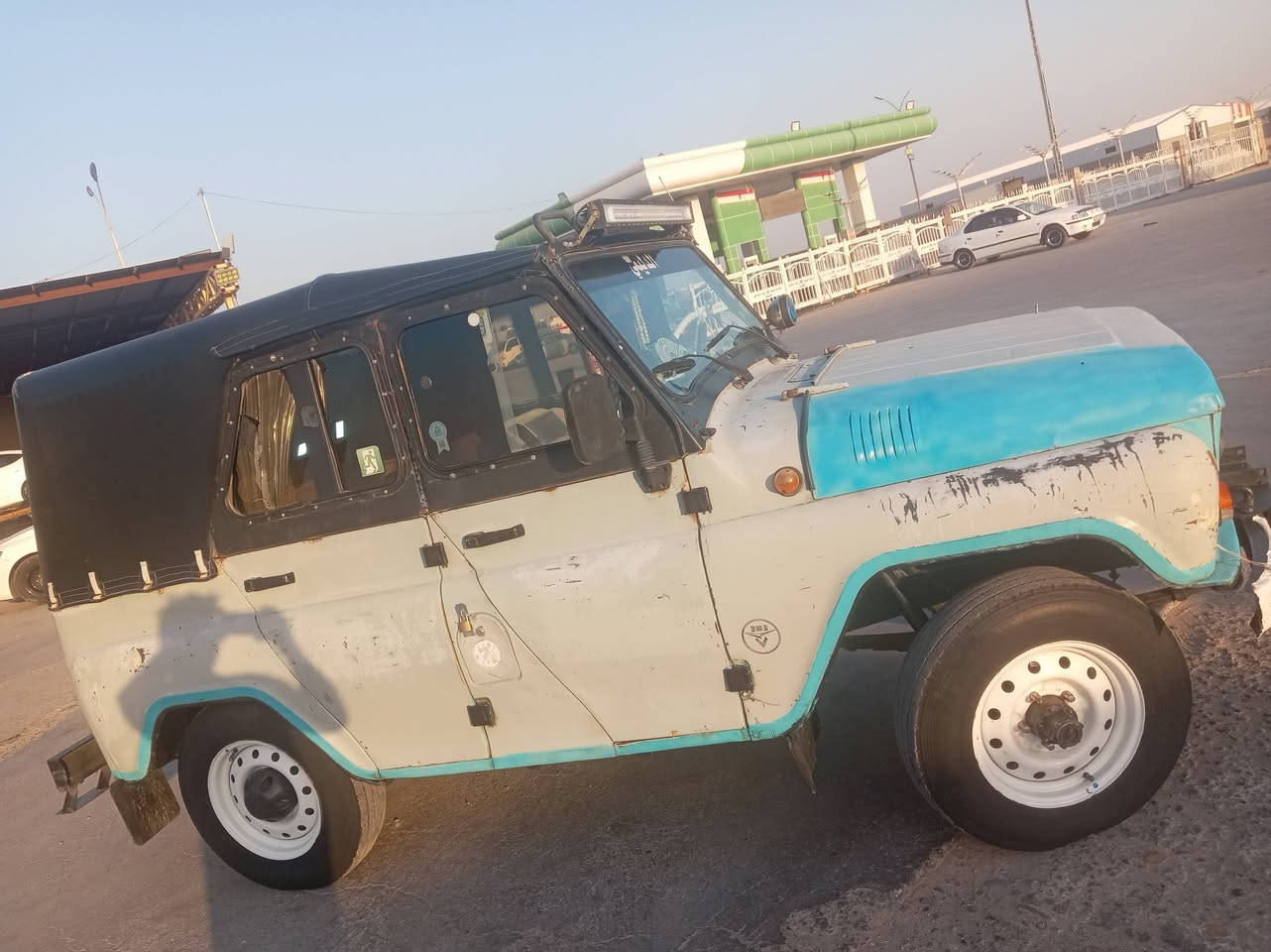 السلام عليكم واز 200للبيع السياره مكفوله كير مكينه محرك اكسن فاره شاصي دوشمه كهربايات براويز سلايت سياره كبل لشارع ***********
