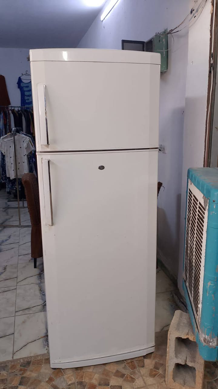 ثلاجه مستخدم شي قليل نضافه فول زورونا معرض السليمانية البيع وشراء الاغراض المنزليه...قادسيه قطعه500.تواصل عل الرقم واتس اب ***********...تجدون مايسركم .ادارة.سعد الامير
