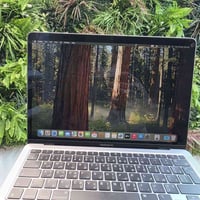 MacBook Air M1 • ٢٥٦GB SSD • بطارية ٩٤٪