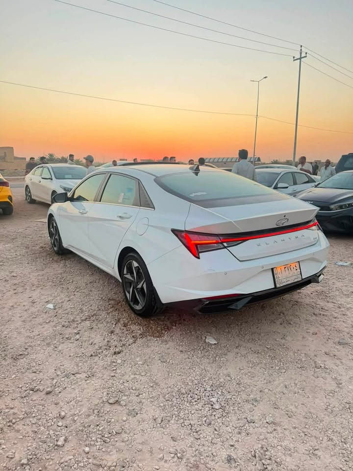 أنتره خليجي للبيع موديل ٢٢ معوقين وكاله عامه من معوق باقي اله سنتين وتصير حره سياره نظيفه كلش سياره ضربته كلش بصيطه كلش كما موضح بالصوره السعر ١٥٥ الاستفسار الاتصال ع رقم ***********

