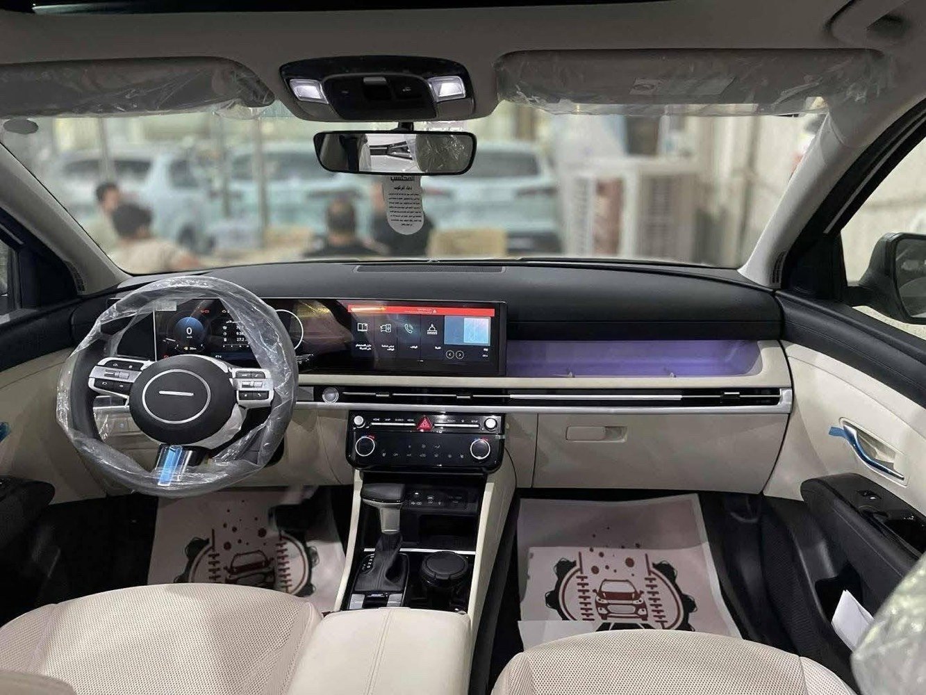 سلام عليكم توكسان  موديل 2025
رقم اربيل جديد
زيرووو سبير ما نازل تايرات الشركه السياره وضع شركه 
محرك 2000 
مكفولة كفالة عامة من الشخط والصبغ والتكحيل 
فول مواصفات
عدة الفتحة 
شاشة متصلة 
عداد دجتل متصل 
لد وية فرت الستيرن
شحن  لا سلكي 
كشنات تبريد 
كشنات كهرباء 
حساسات امامية خلفية 
كاميرا خلفية 
جنطة كهرباء
ويل كبير 19
قطعتين تبريد خلفي 
هاند بريك بصمة 
بردات خلفية
السياره ماشيه 35 الف
السعر 230 وبيه مجال لشراي 
المكان الديوانية 
للأستفسار ***********