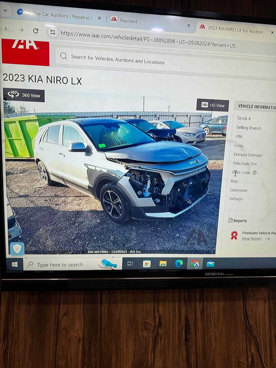 السلام عليكم للبيع كيا نيرو موديل 2023 هايبرد ضررها بسيط جداً تعديل بارد شويه بلبنيد بدون دواخل ولا شواصي  رقم بغداد دولي بأسمنه تحويل ثاني يوم سياره جاهزه للاخير  استخدام شخصي مكاني بغداد الغزاليه بيع فقط بدون مراوس 
رقم ***********
السعر 137 وبي مجال بسيط
