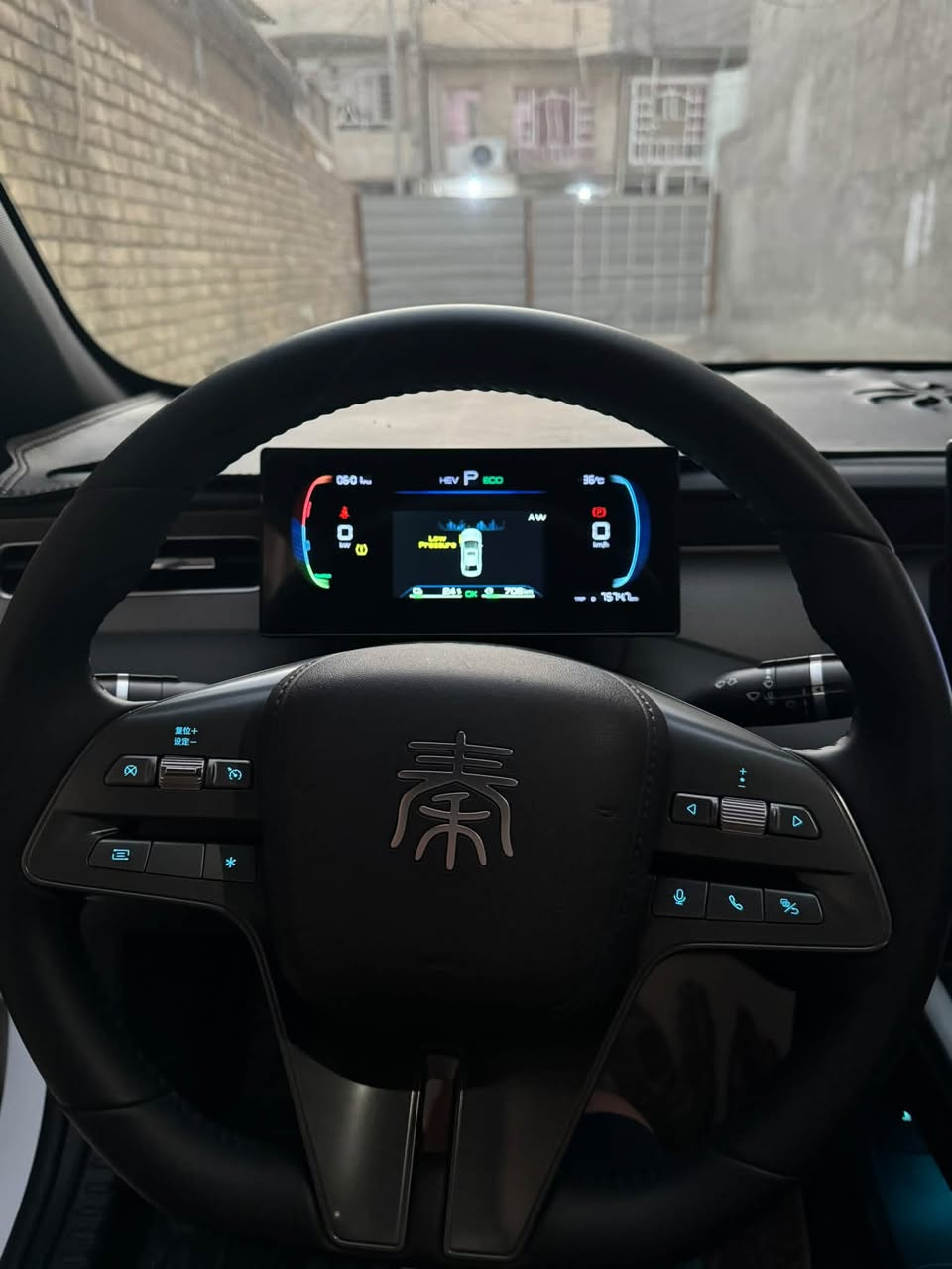 سلام عليكم للبيع BYD كن بلاص  موديل 2025 ماشية 7 ألف كفاله عامه عنوان السيارة بغداد السعر 21 مليون 
الهاتف ***********
