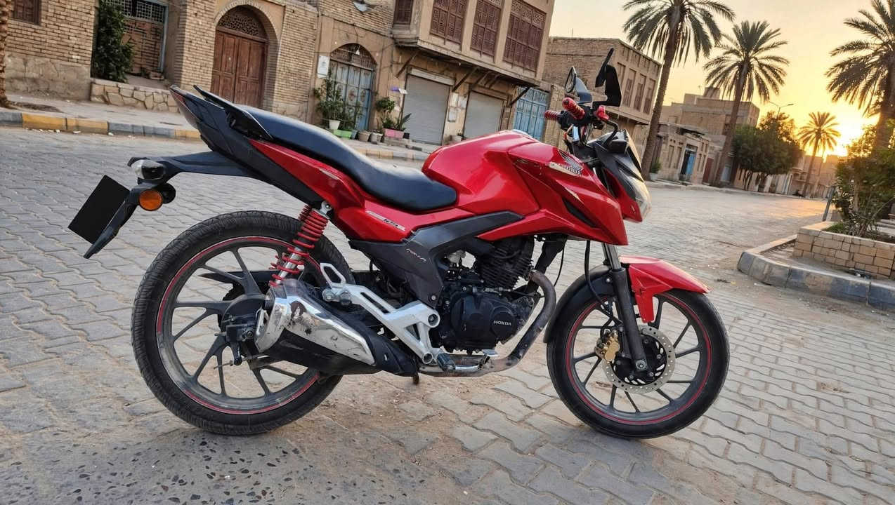 CBF 125 • احمر ناري • 2017