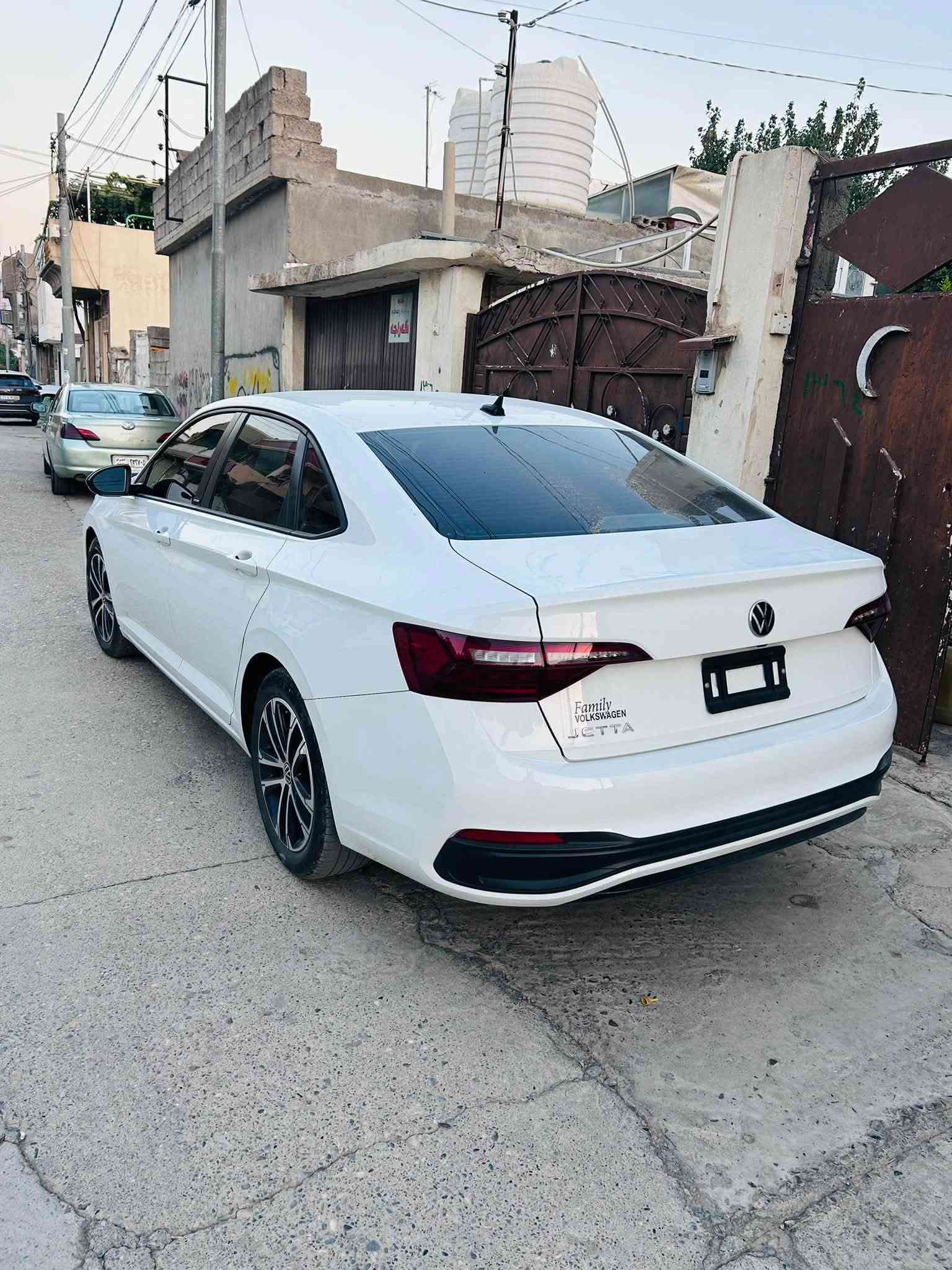 Jetta S sport 2024
بۆ ئەوانەی بە دوای شتی خاوێن و جوان سپیدا دەگەرێن 
بەشەرتی ئەوەی رادیتەر و بەدەنەو براکێتی نەکرابیتەوە هەووی بیلادی شەریکەیە
بێ بۆیاغ بێ ئیرباگ بێ پارچە گۆرین بەس دەعامی بەربۆتەوە دوو ڕۆژە داخل بووە 
رادار پێش و پشت و لاکان مەزبوت دیاری کردنی خێرای ئۆتۆ برێک ئۆتۆ ستارت
رەقەم شانسی 3VWBM7BU8RM036063
رەقەم موبایل ***********
نرخی ١٤٧
