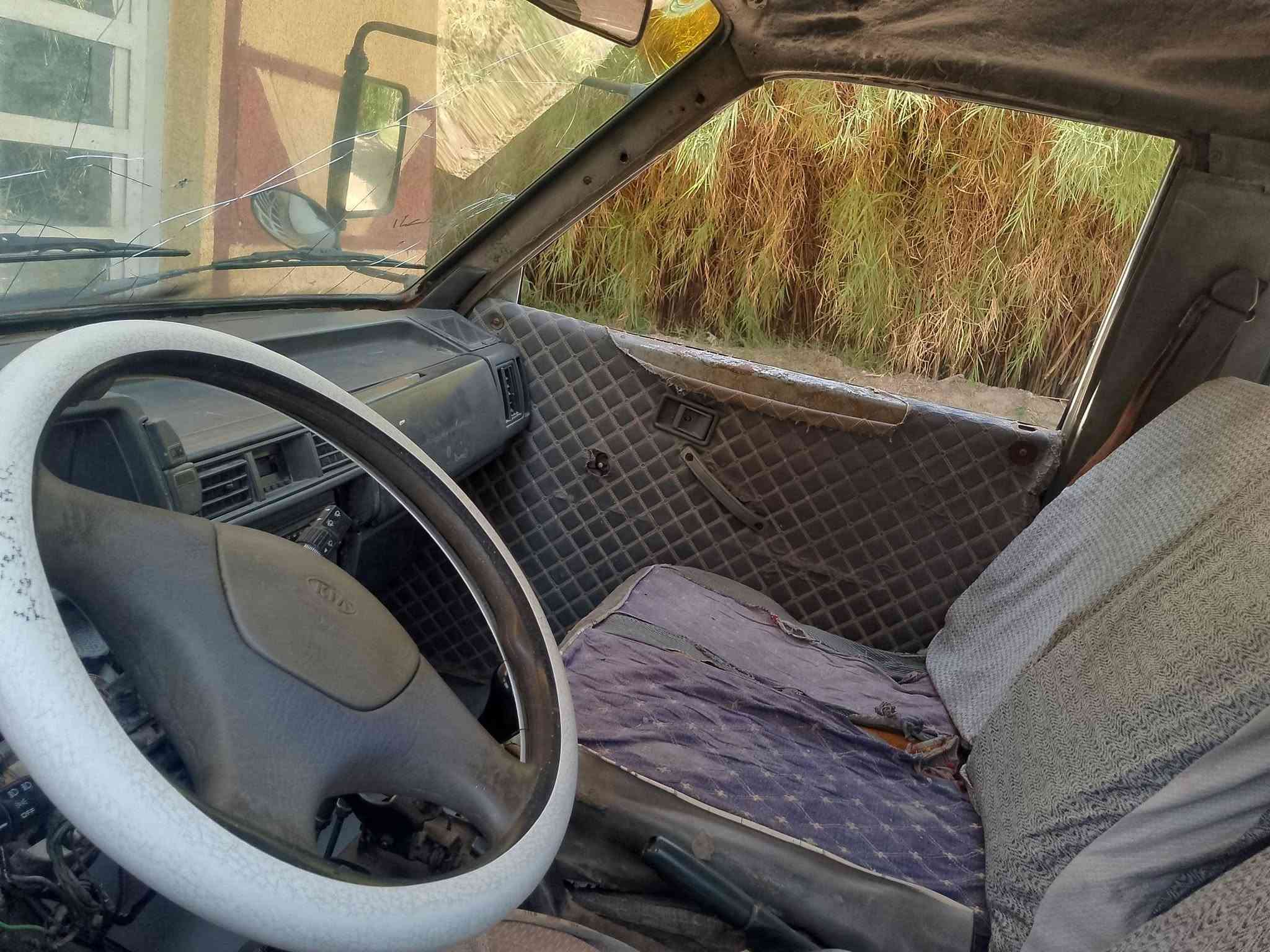 البيع كيا بستا موديل 93كيروكسن نضاف محرك نضيف مشط شقال تخم تاير شاص ليمنة بي لفرمة مكسورة وشاصية بي فطر لباقي نضيف باتري جديد بيع هل موجود بدون تحويل تكفل سرقة وعشاير سعر17  مكاني اليوسفية معمل زينب وهذا رقمي  ***********
