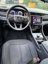 للبيع او مراوس  جيب لاريدو 2024  ماشية 9000 ميل فقط  3.6 v6 دفع خلفي ب...