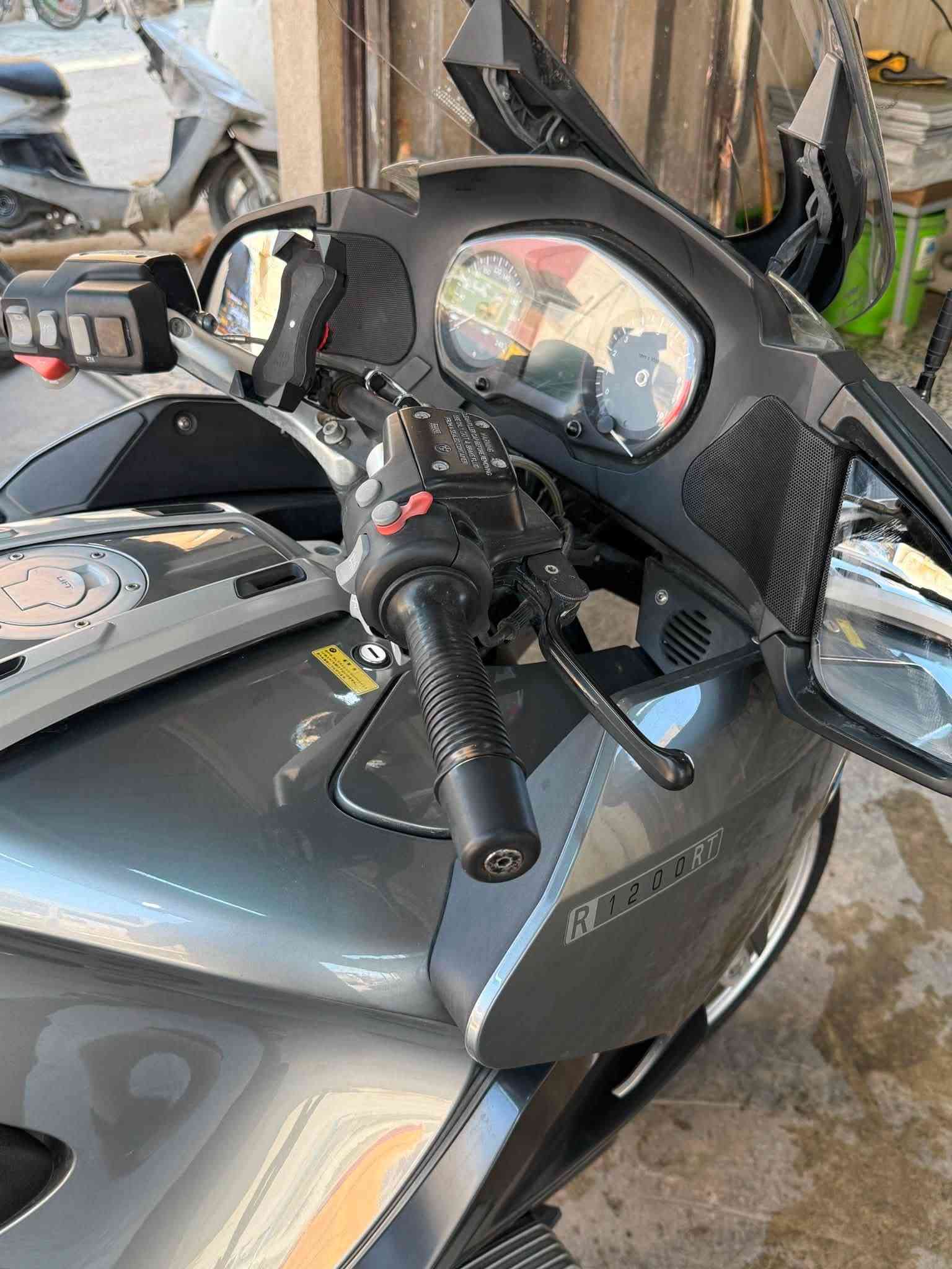 Bmw R1200RT 2005
دخول جديد وارد يابان 

سستم صوت 

مانع انزلاق abs

تدفئة يدات 

جامة كهربائية 

تايرات جدد انتاج 2025

السعر 35 وبيها مجال بيع نقد واقساط (رافدين فقط)

بغداد سبع ابكار 

***********

***********
