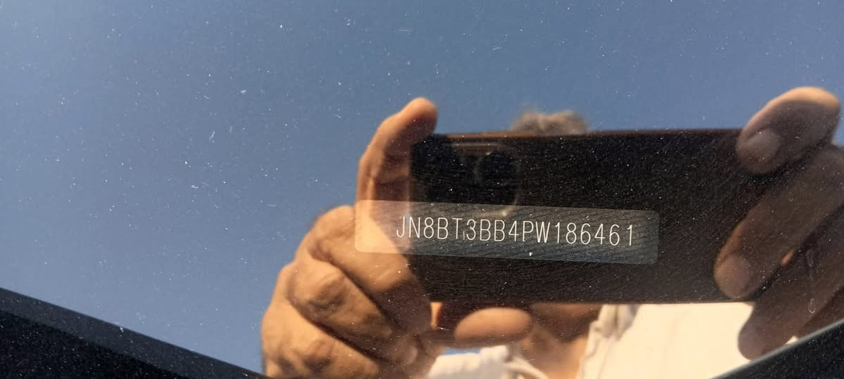 السلام عليكم
نيسان روج SV 2023

قطعة وحدة فقط بونيد

ايرباك ستيرن و برده راجع سستم 

AWD 

رقم سليمانية شمالي

3 سلندر محرك 1.5 توربو

فول مواصفات واحد على واحد 

ابيض سقف اسود ميدنايت

كشنات جلد

رادات بكل مكان بالسياره 

شاشه كبيره

كشنات تدفئة

4 ابواب بصمة 

كامرة خلفية

مثبت سرعه

مراقبه نقاط عمياء

تشغيل عن بعد

كشافات ضباب

صندوق كهربائي

اوتو هولد

سايد بريك بصمة

بانوراما 

ويل اسود

السياره ماشيه 50 الف ميل فقط

السياره كلش نظيفة و كلش احلى بالواقع من الصور

السعر 170$ و بيهه مجال 

مكان السياره : كركوك 

مكلف بالنشر

للتواصل : +964 770 035 2979
